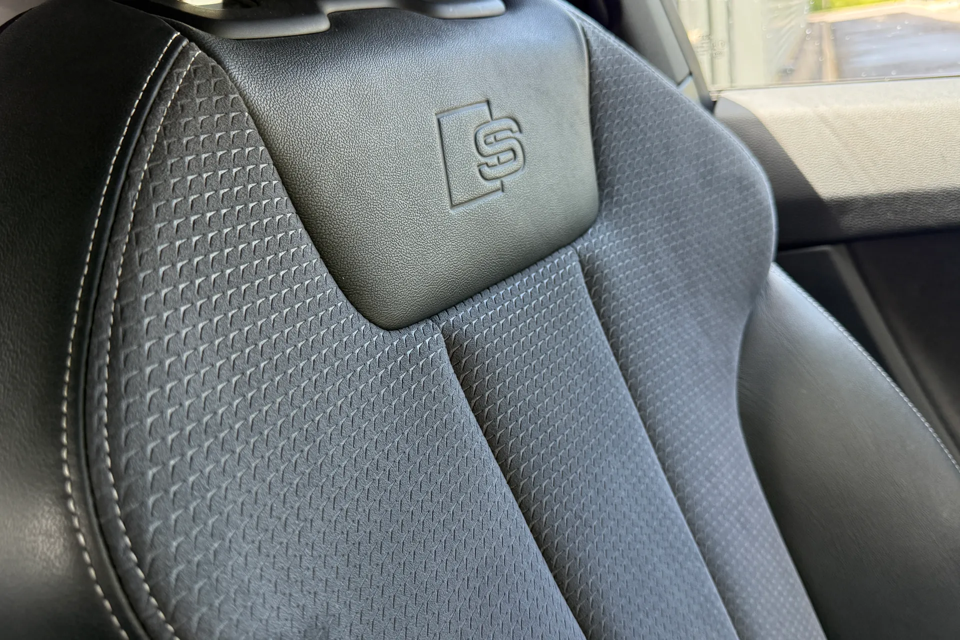 Audi A5 thumbnail image number 24