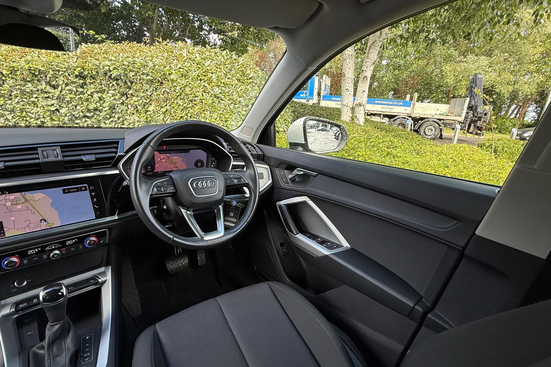 Audi Q3 thumbnail image number 48