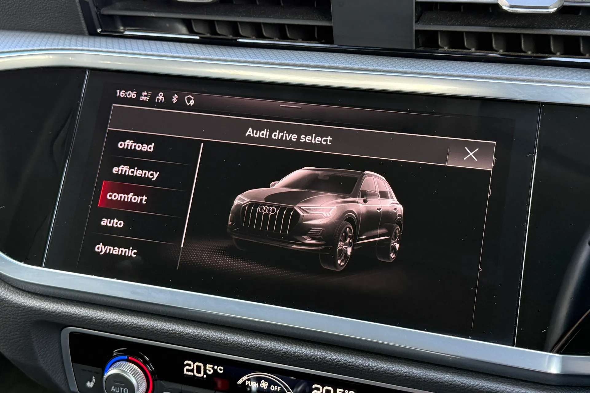 Audi Q3 thumbnail image number 28