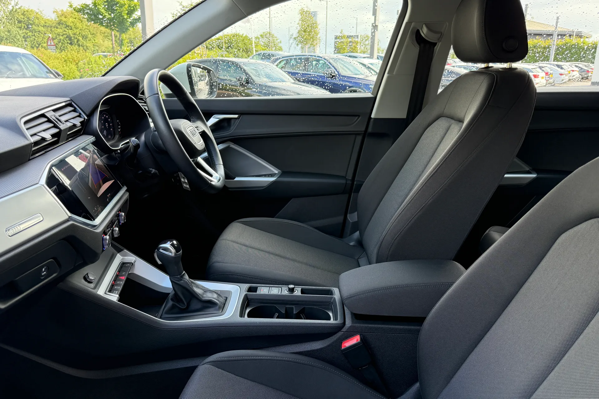 Audi Q3 thumbnail image number 35
