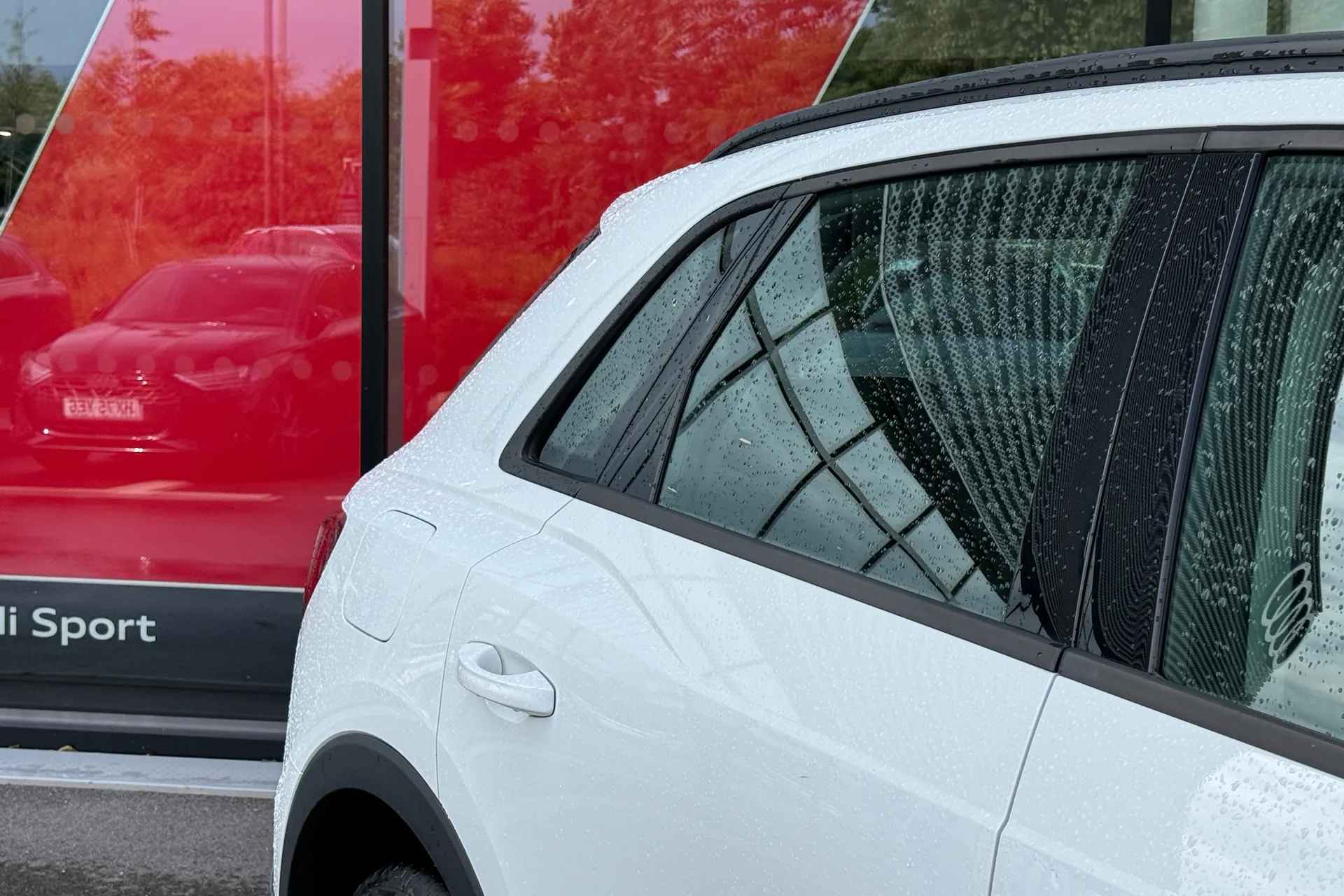 Audi Q3 thumbnail image number 12