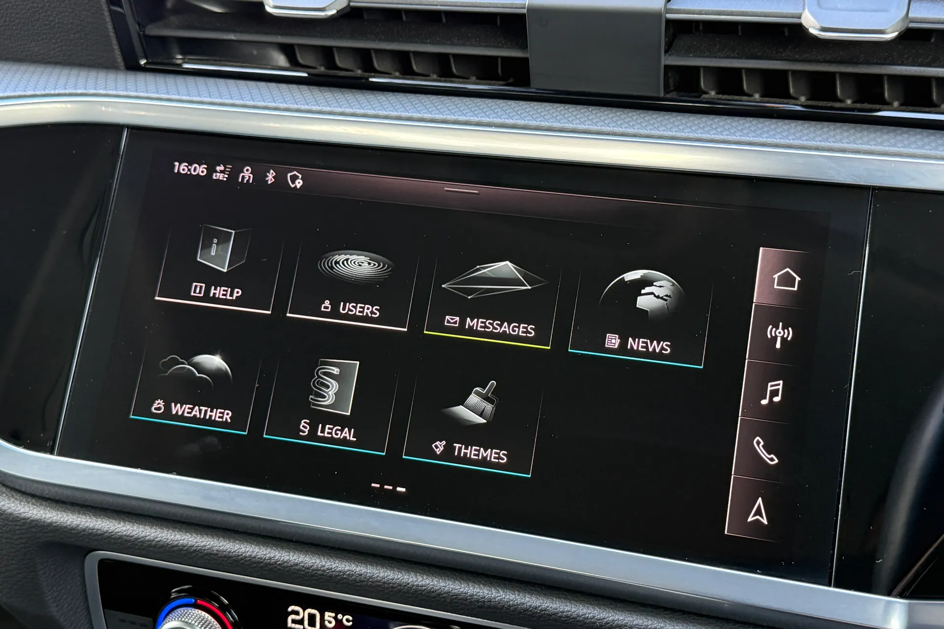 Audi Q3 thumbnail image number 31