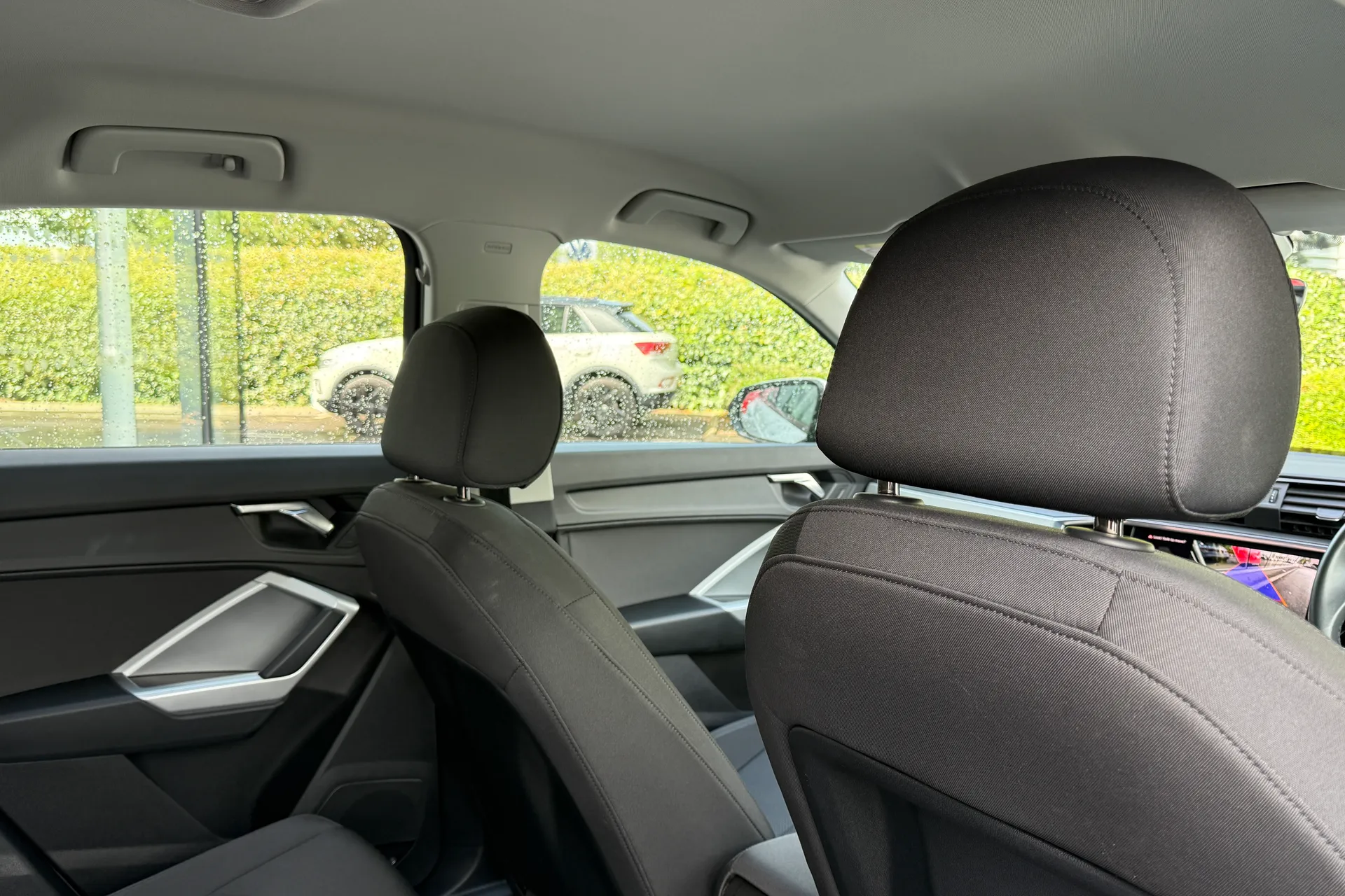 Audi Q3 thumbnail image number 25