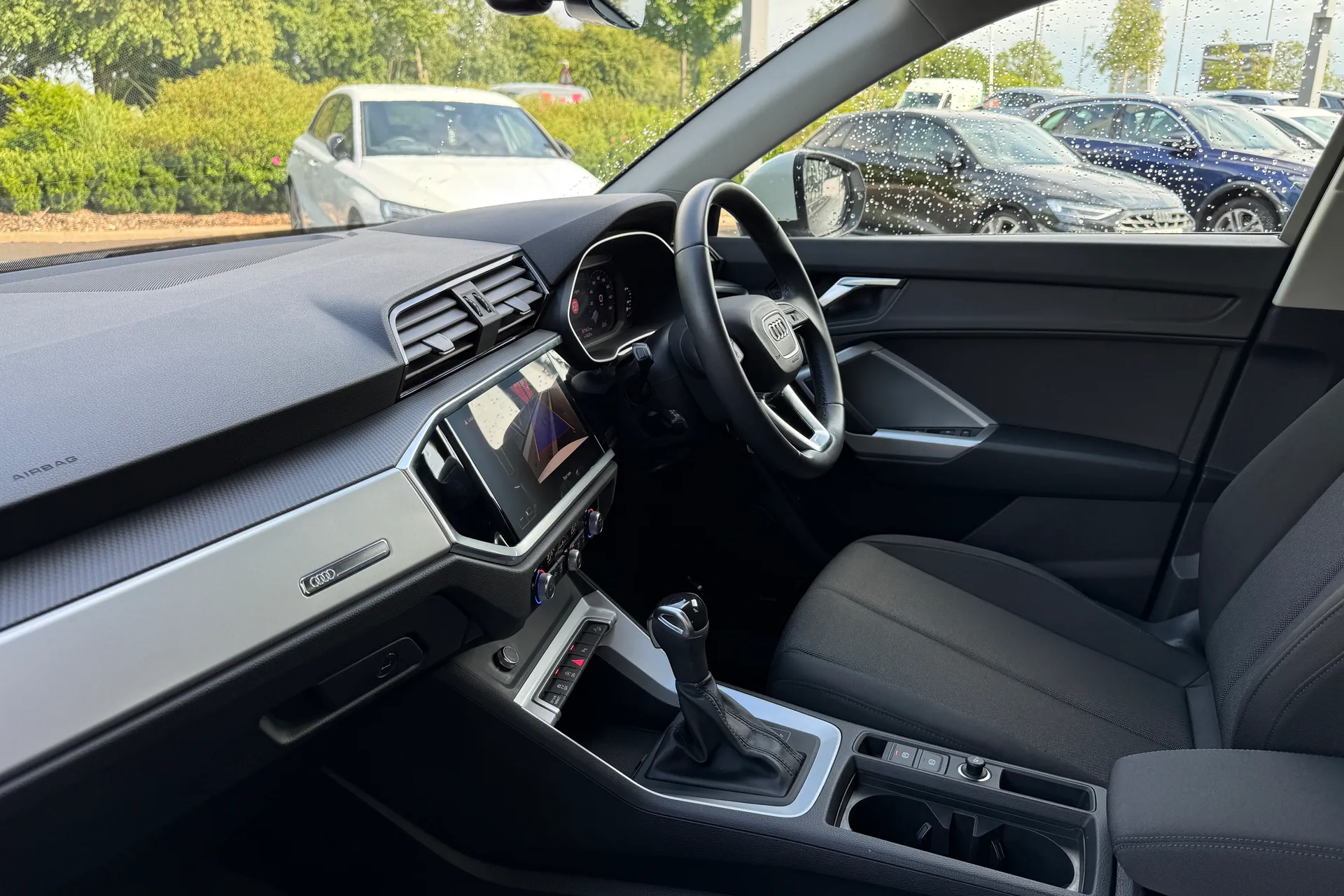 Audi Q3 thumbnail image number 11