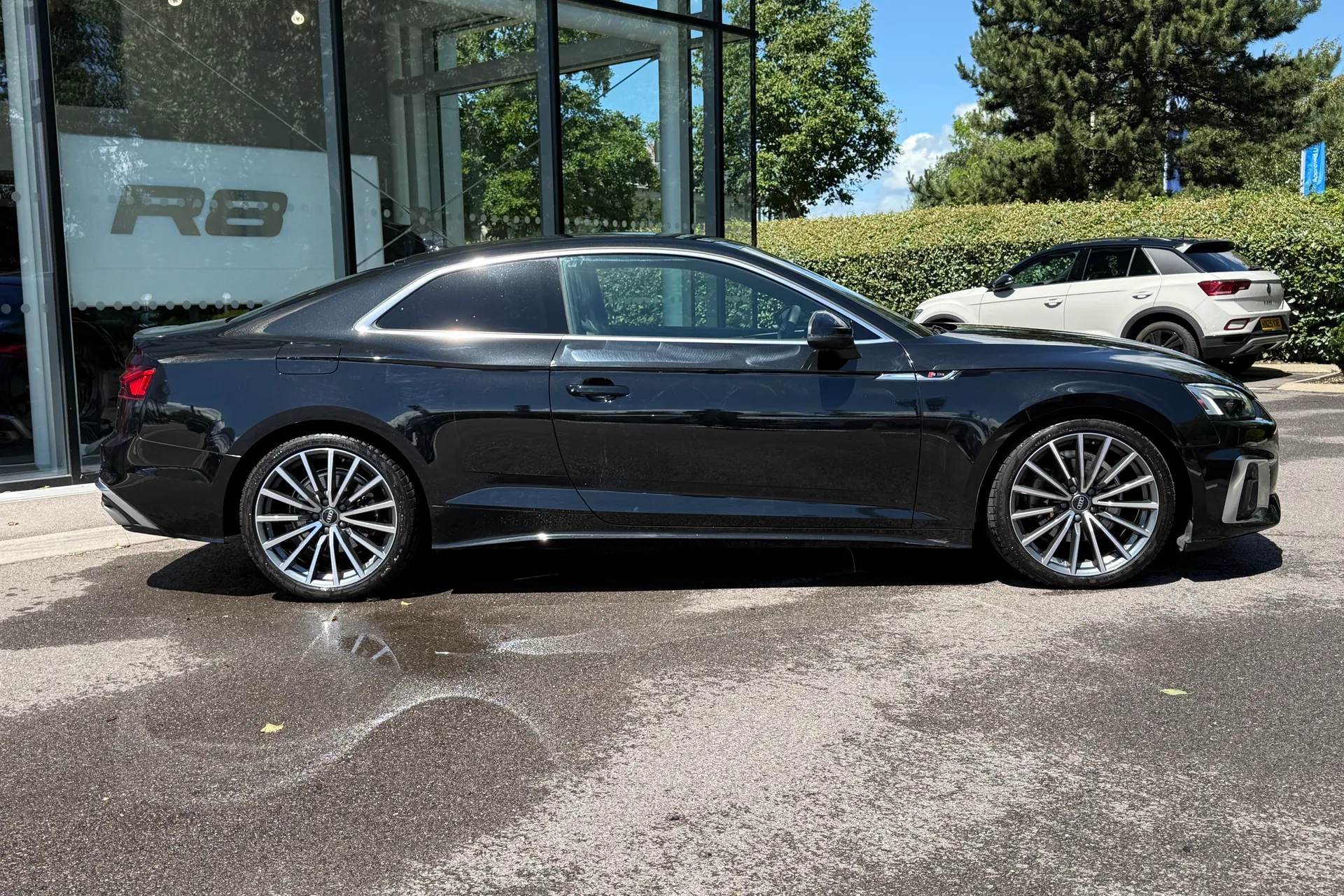 Audi A5 thumbnail image number 2