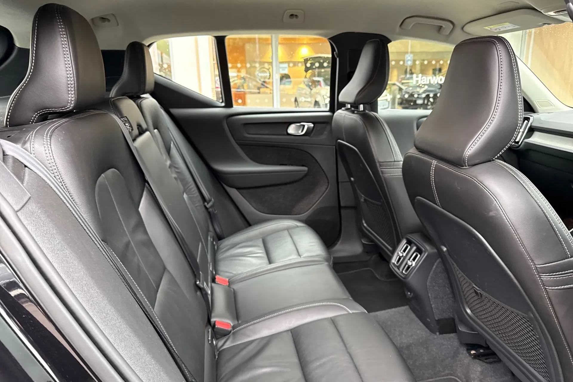 Volvo XC40 thumbnail image number 23