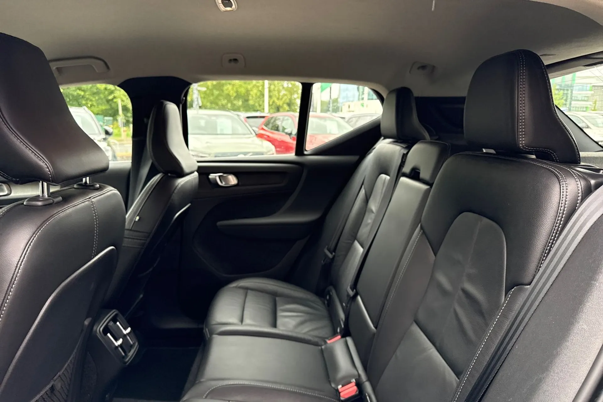 Volvo XC40 thumbnail image number 30