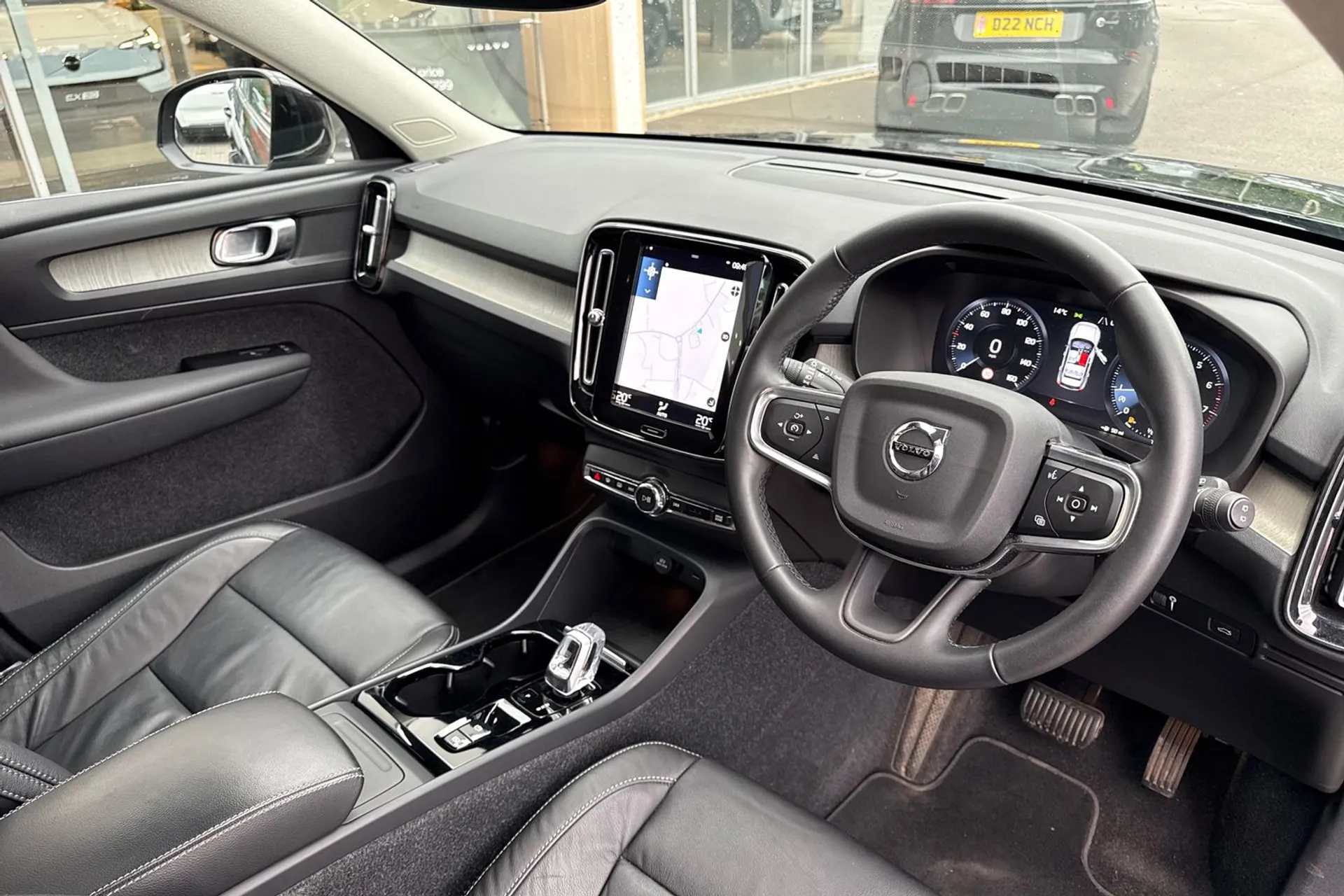 Volvo XC40 thumbnail image number 6