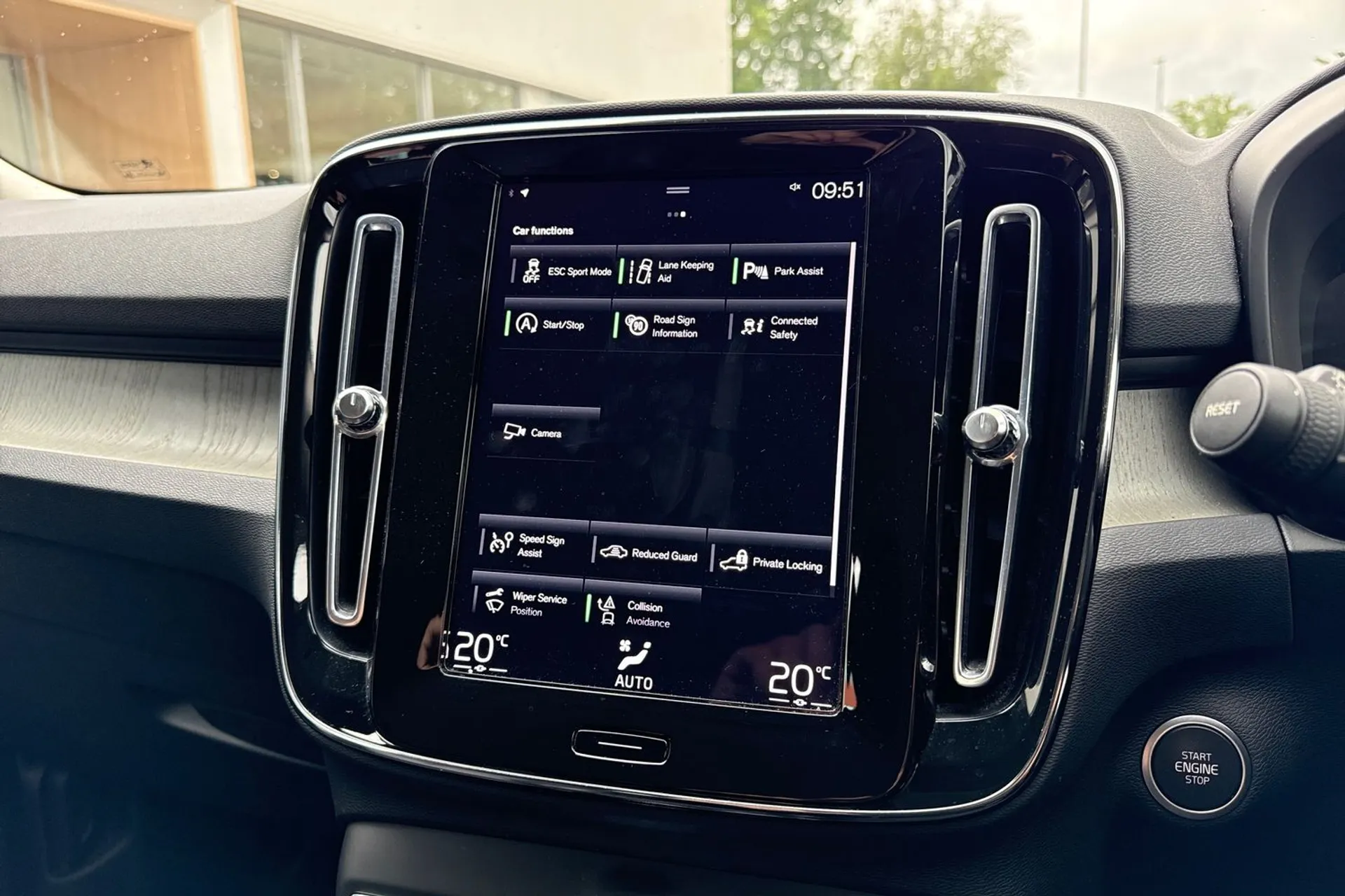 Volvo XC40 thumbnail image number 40