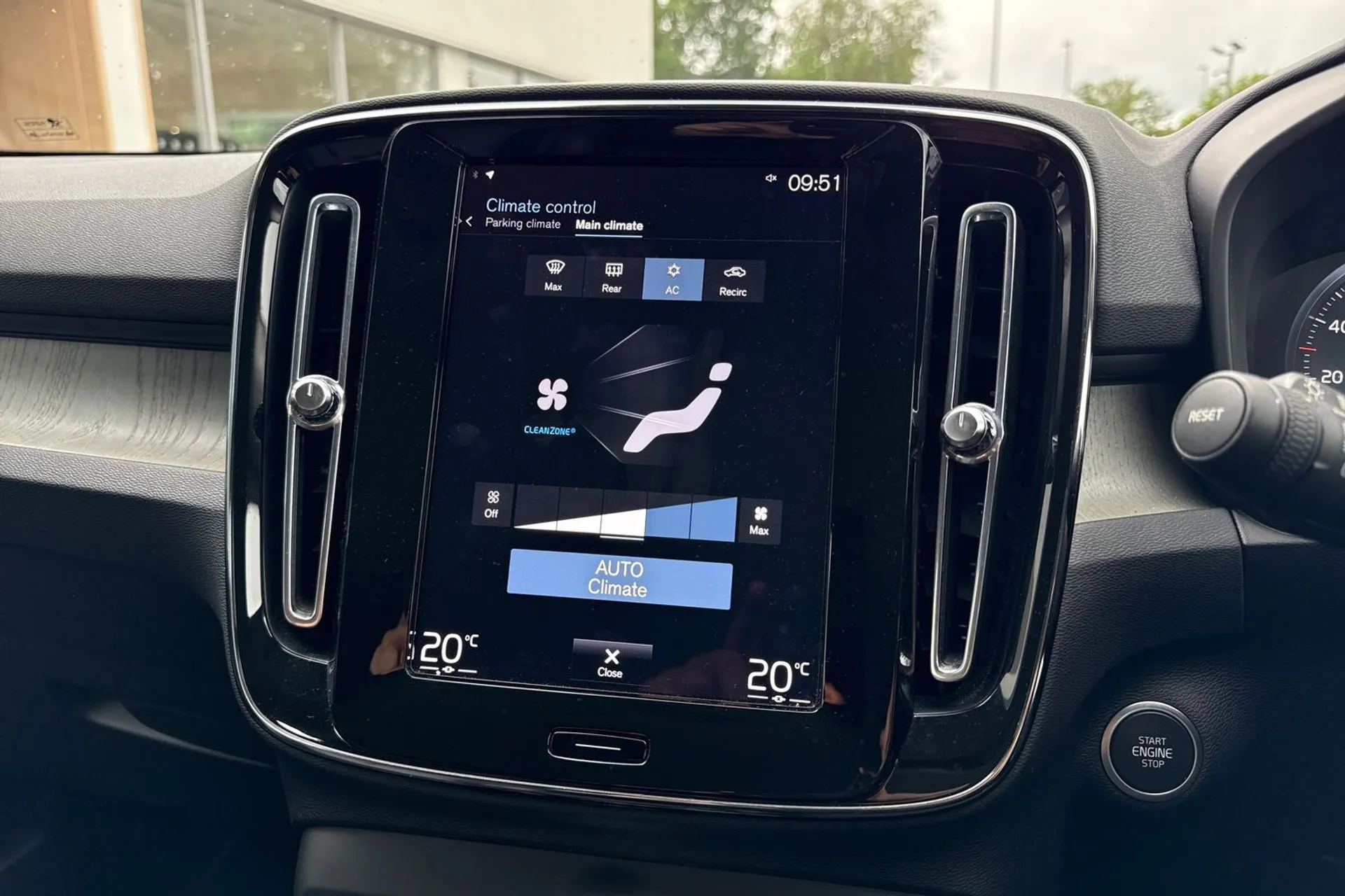 Volvo XC40 thumbnail image number 38