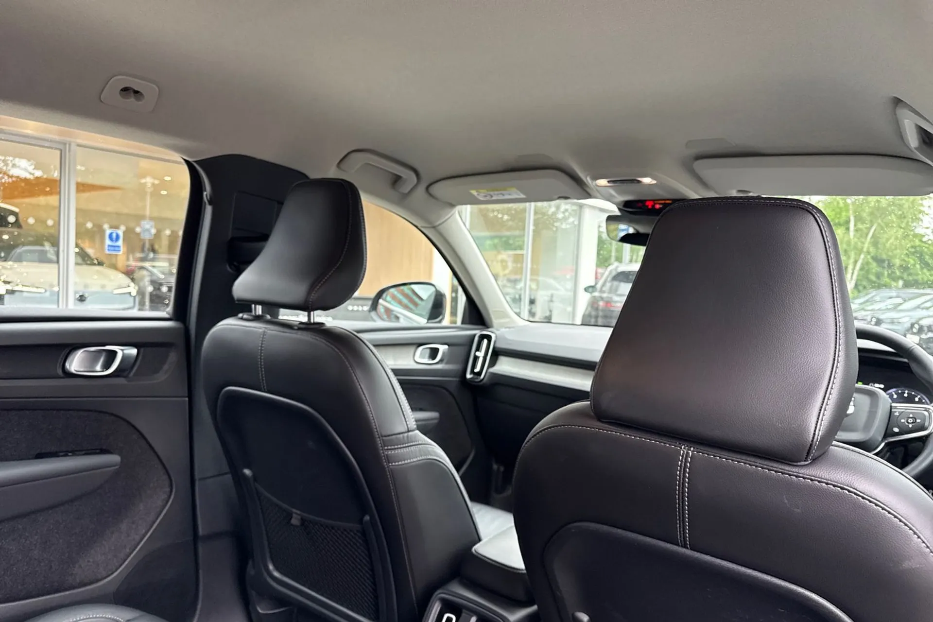 Volvo XC40 thumbnail image number 24