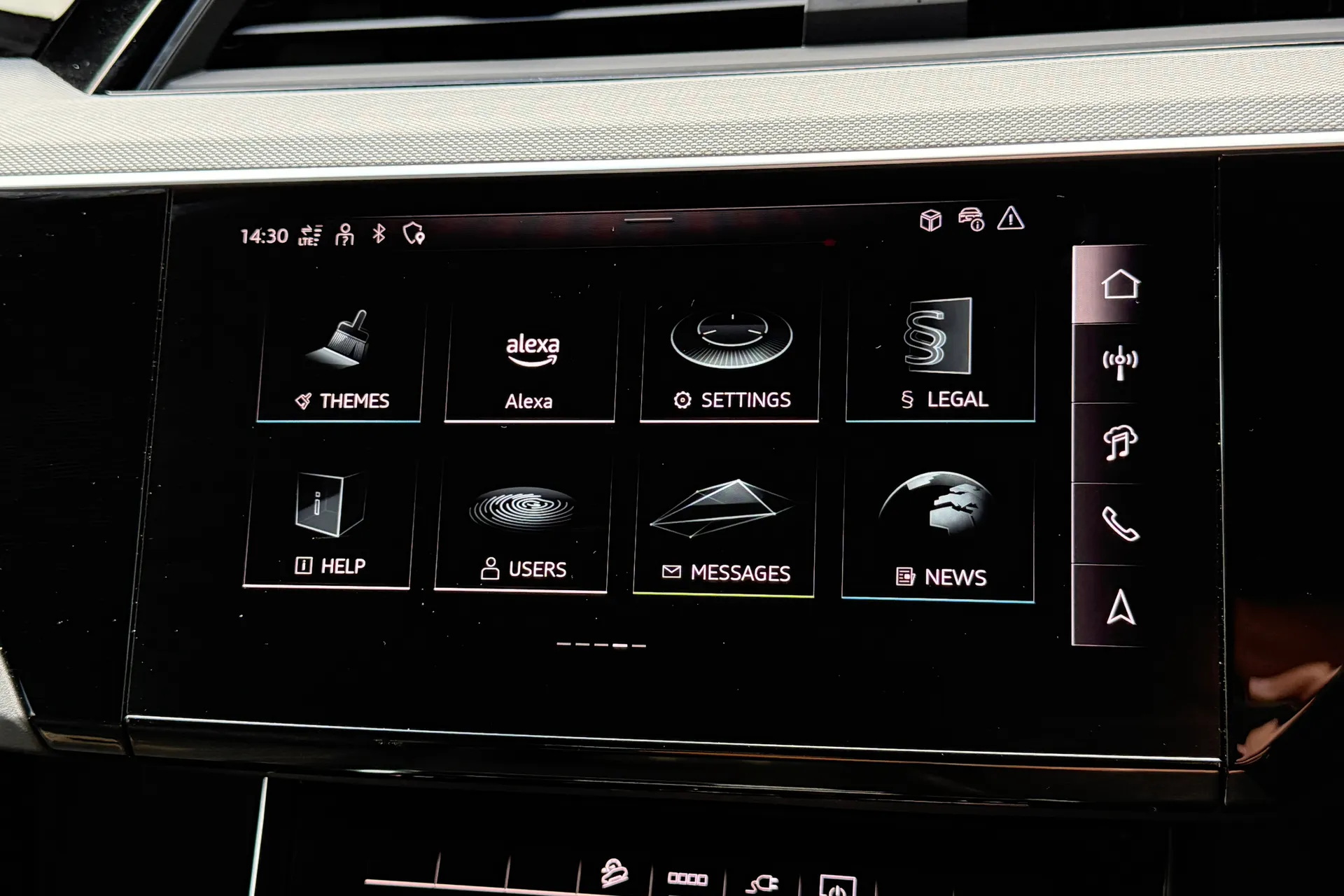 Audi Q8 thumbnail image number 20