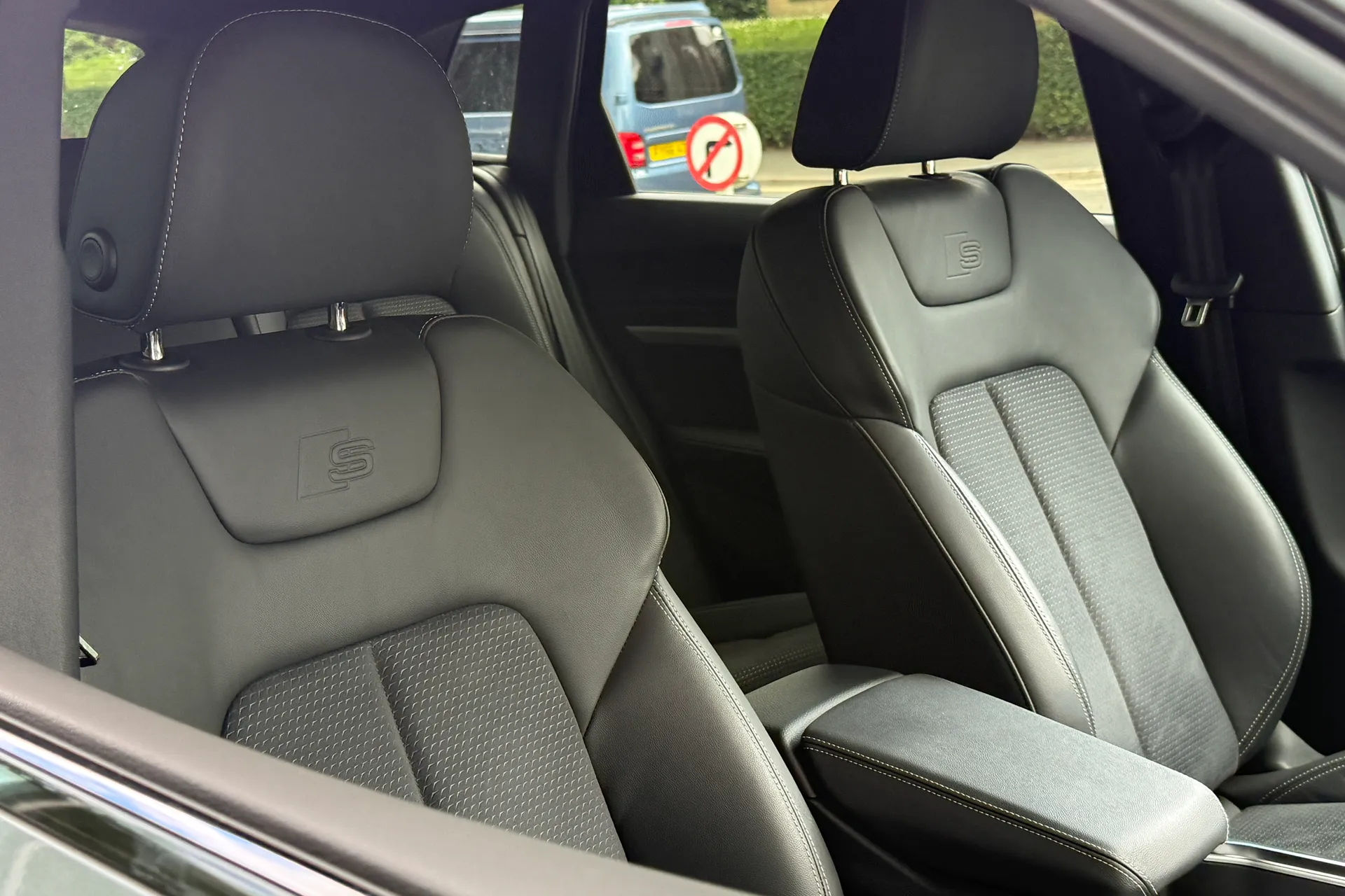 Audi Q8 thumbnail image number 40