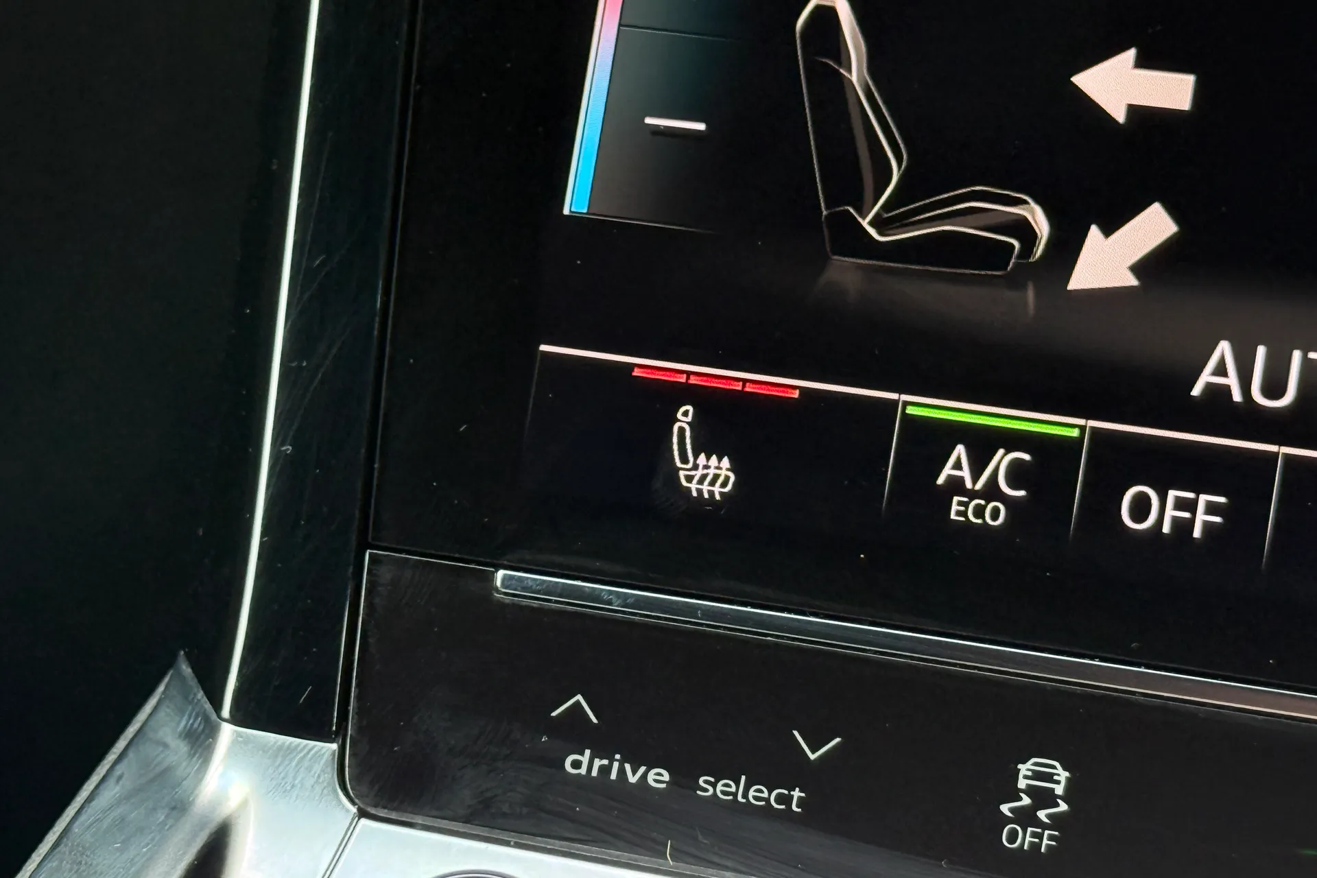 Audi Q8 thumbnail image number 23