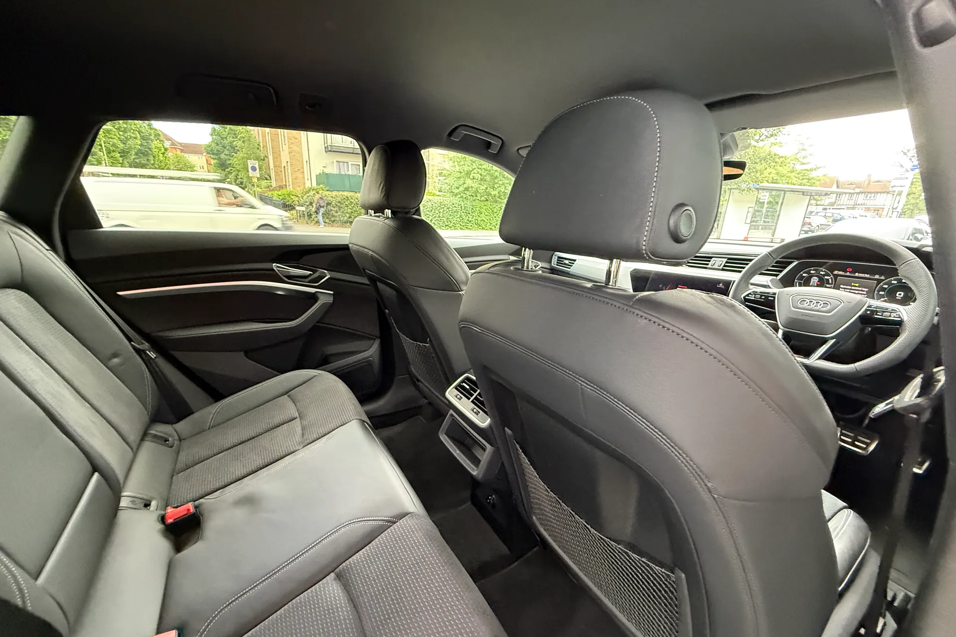 Audi Q8 thumbnail image number 44