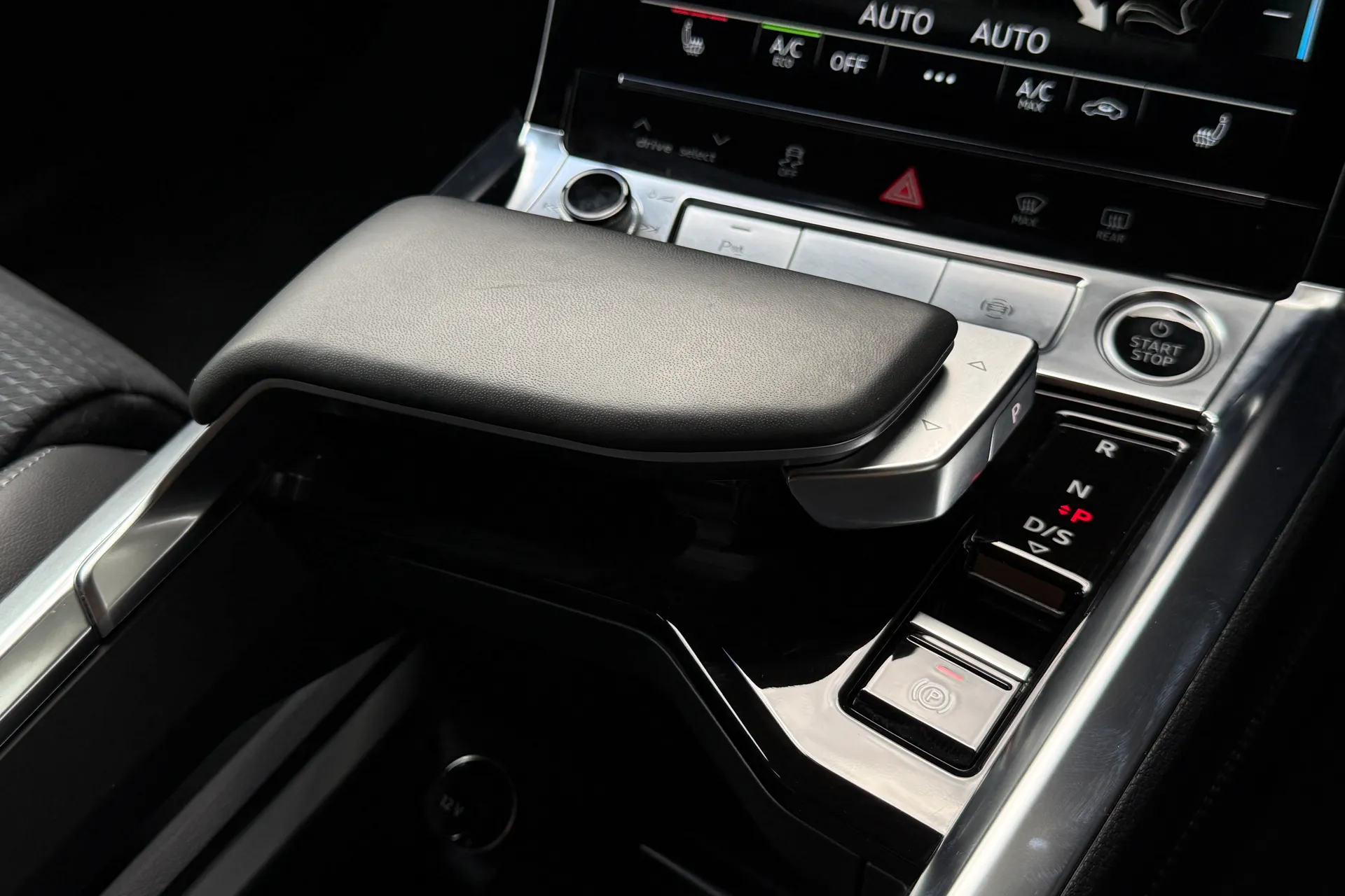 Audi Q8 thumbnail image number 28