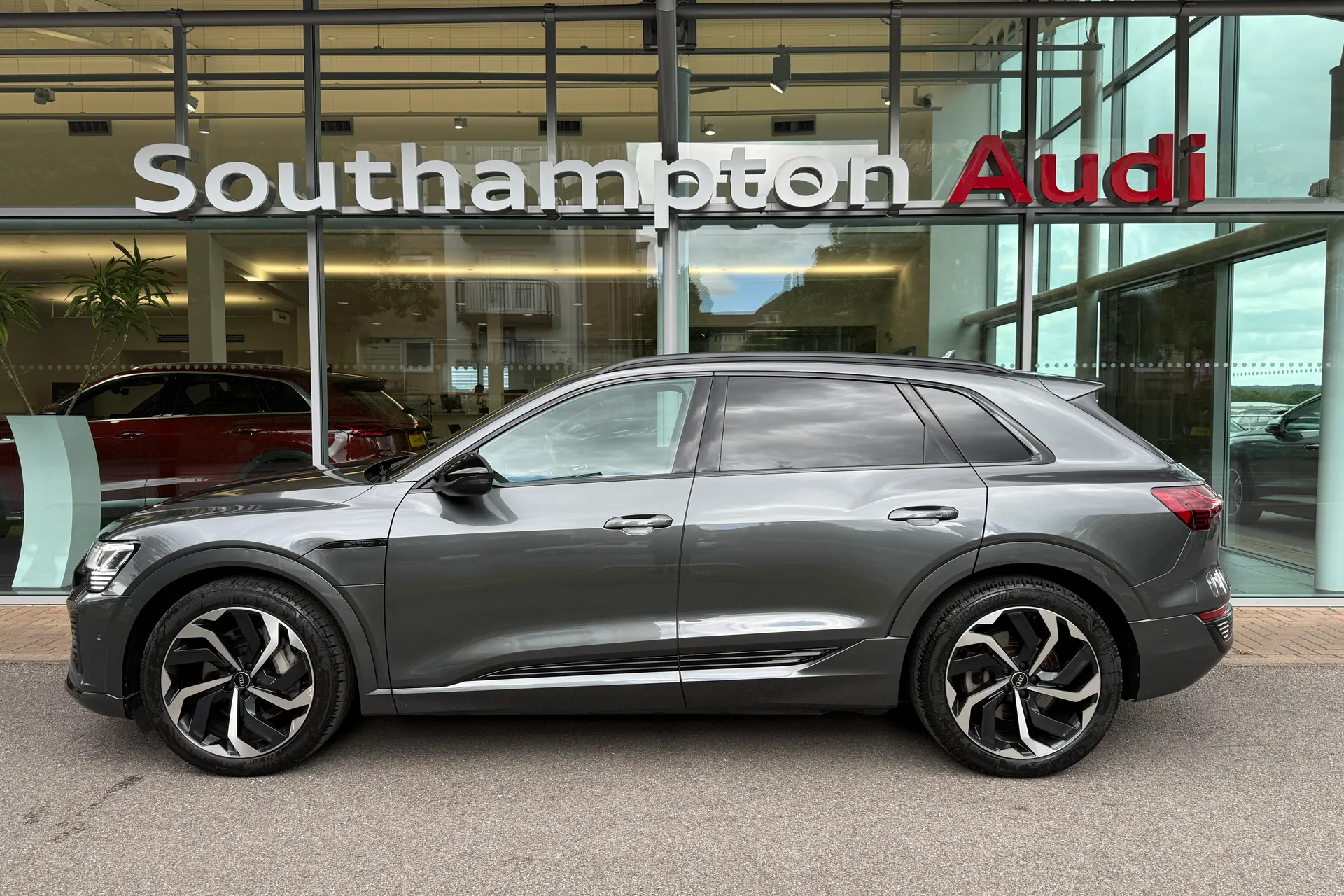 Audi Q8 thumbnail image number 59