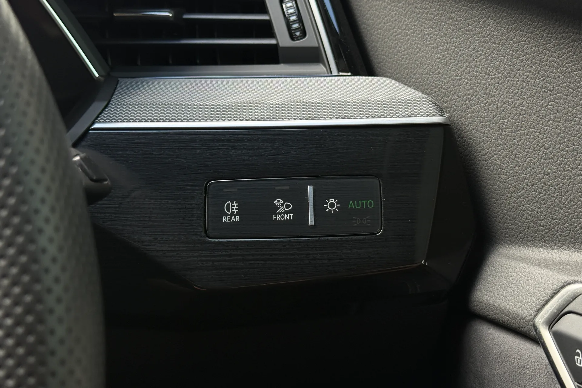 Audi Q8 thumbnail image number 15