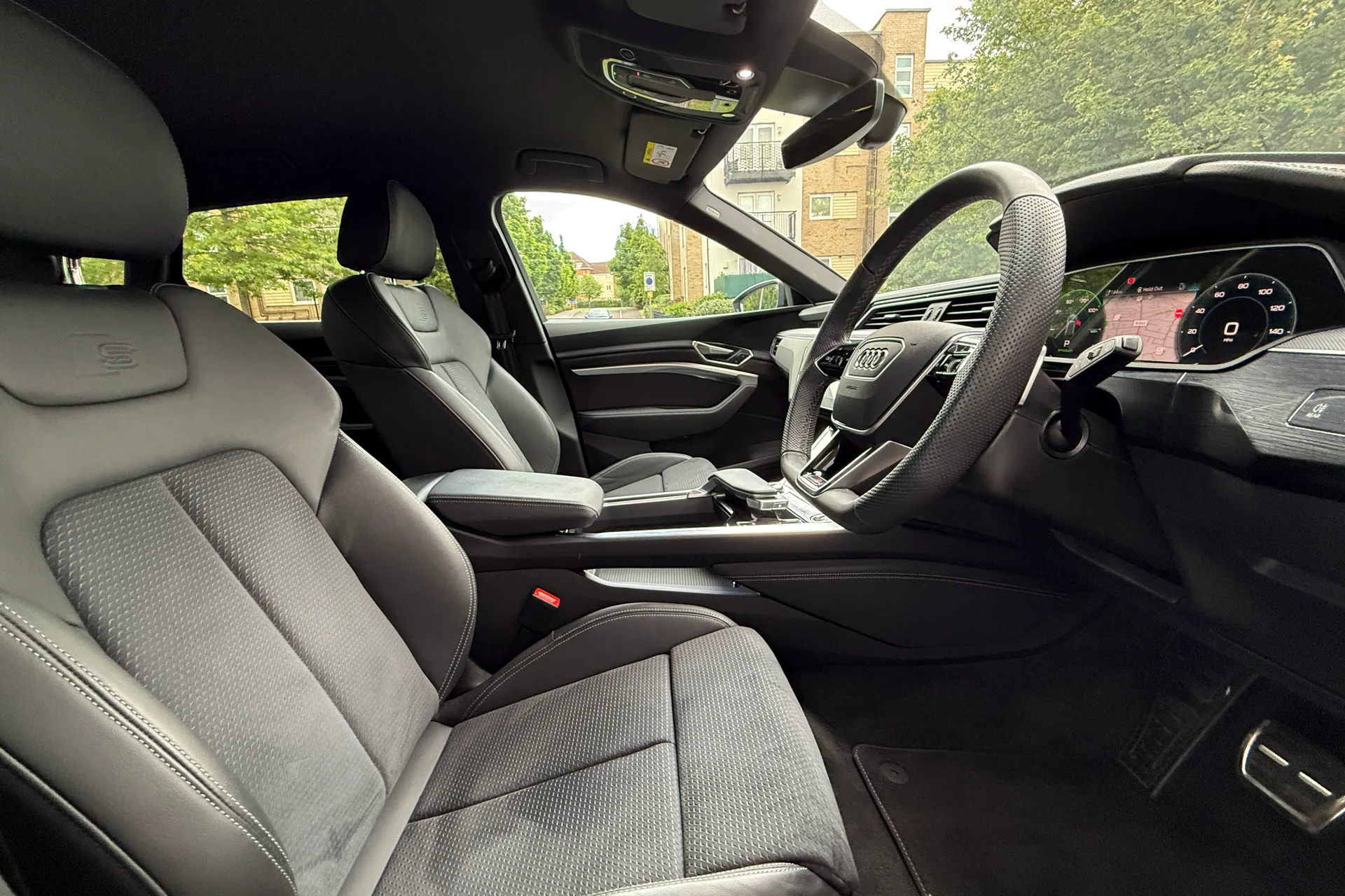 Audi Q8 thumbnail image number 37
