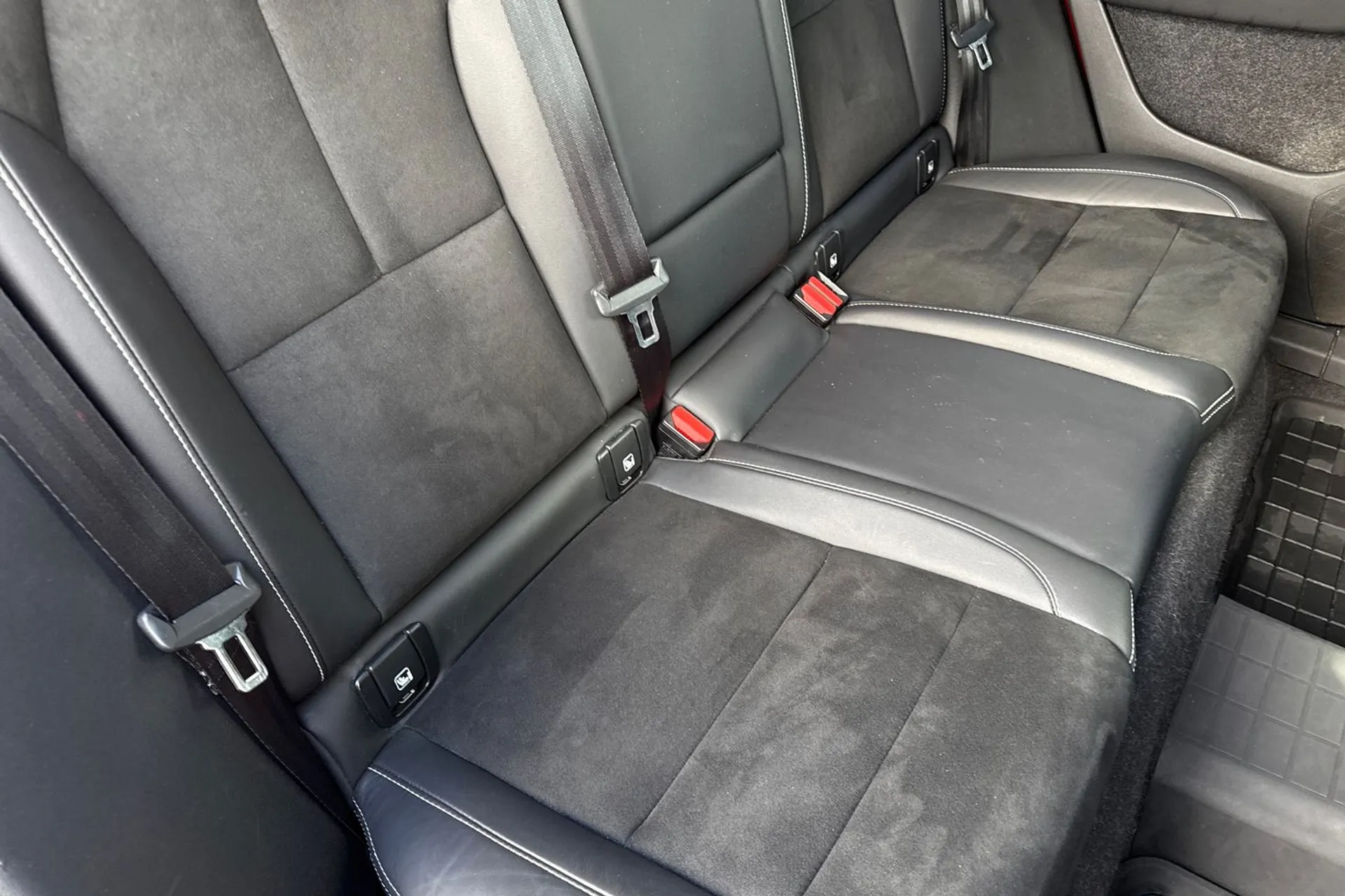 Volvo XC40 thumbnail image number 25