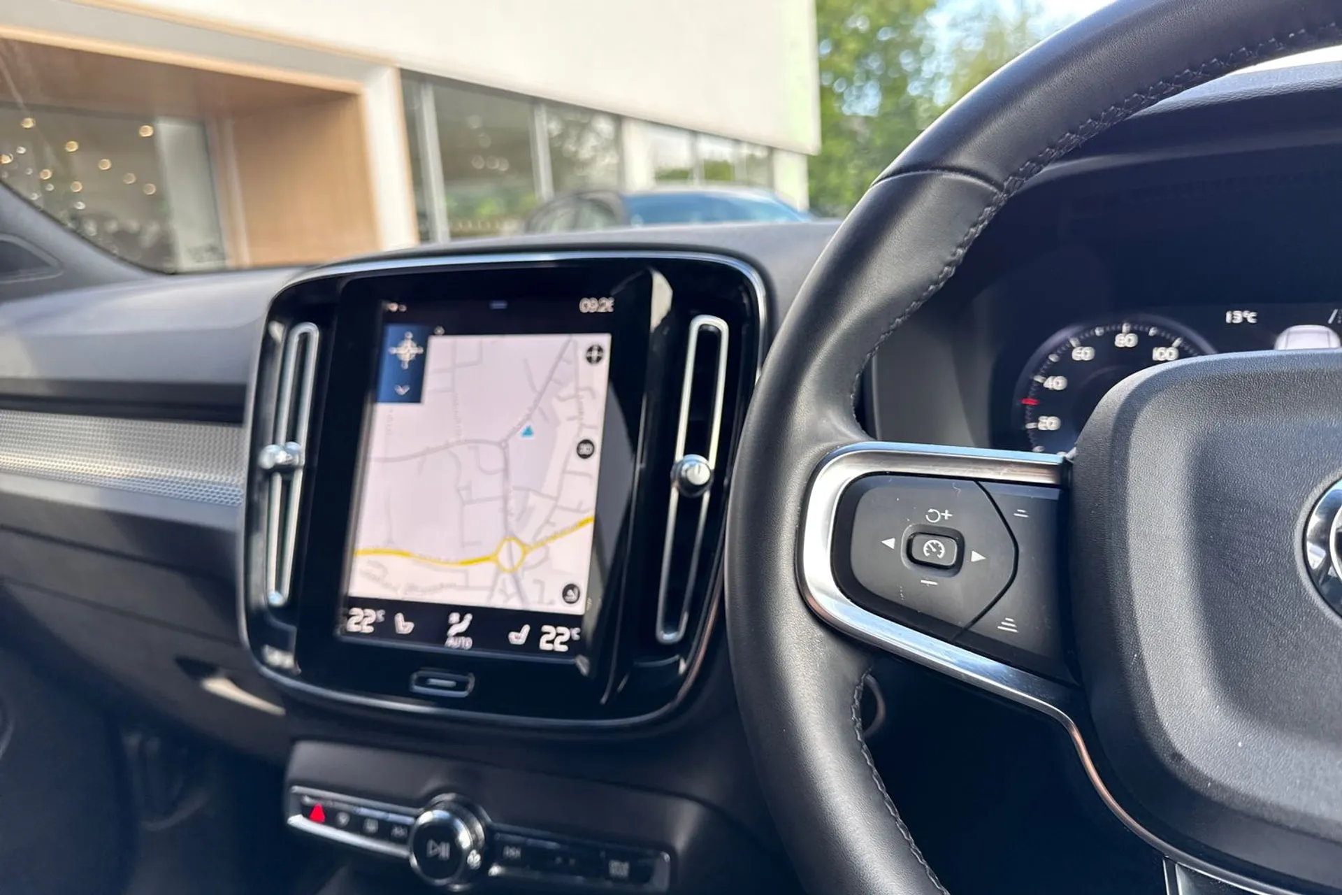 Volvo XC40 thumbnail image number 36