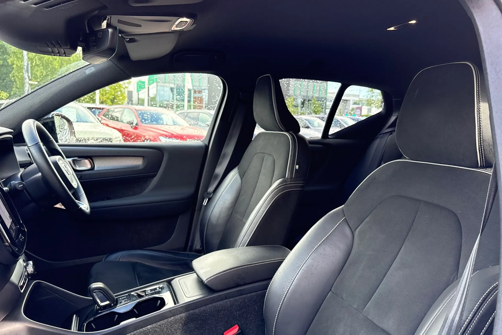 Volvo XC40 thumbnail image number 28