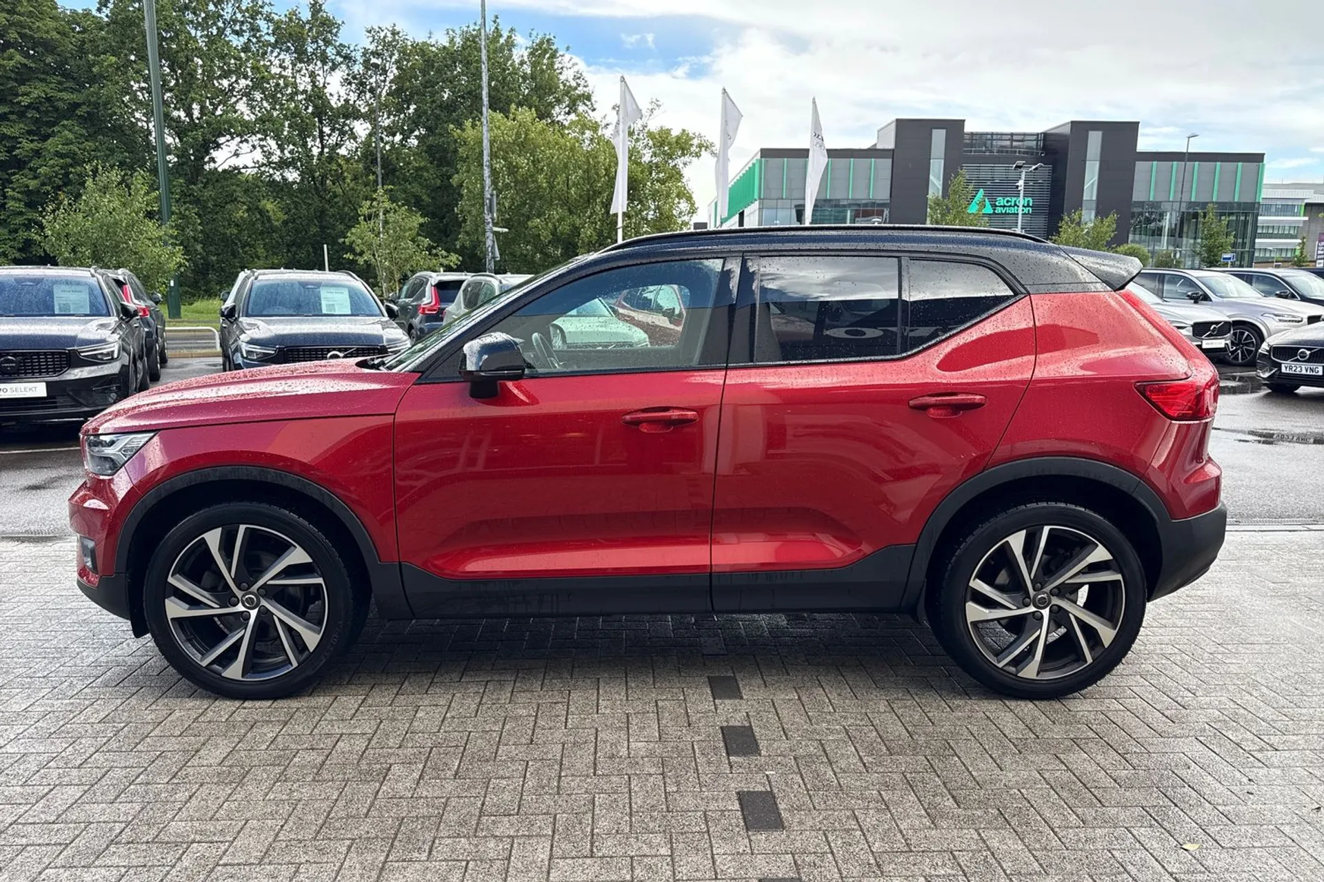 Volvo XC40 thumbnail image number 11
