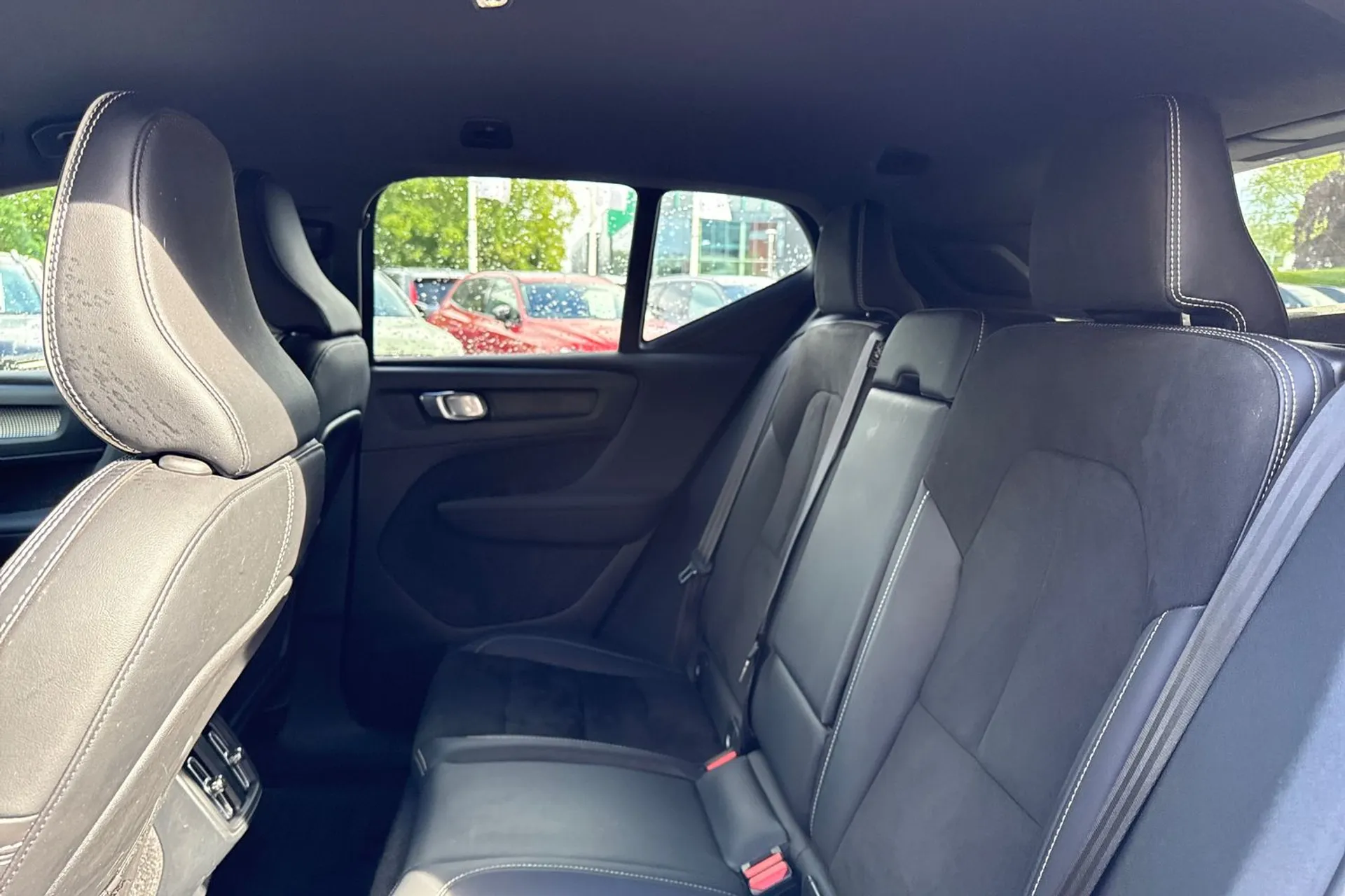 Volvo XC40 thumbnail image number 30