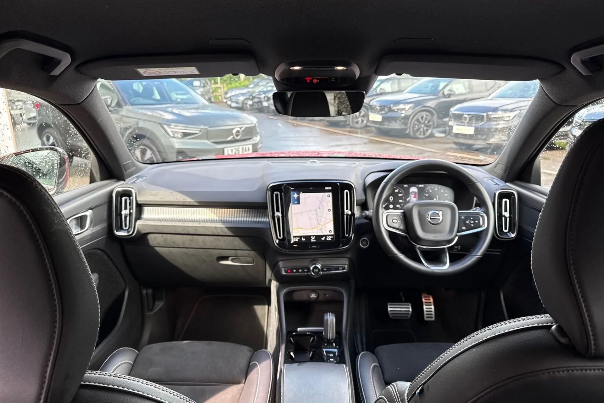 Volvo XC40 thumbnail image number 3