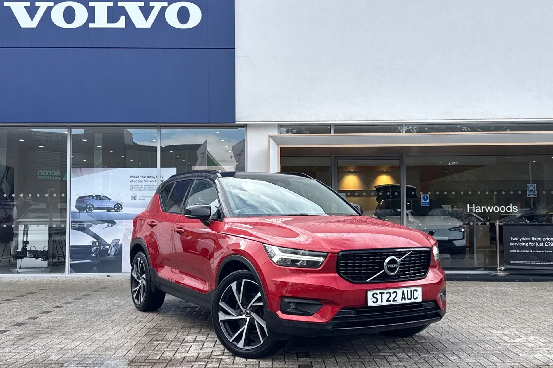 Volvo XC40 focused image