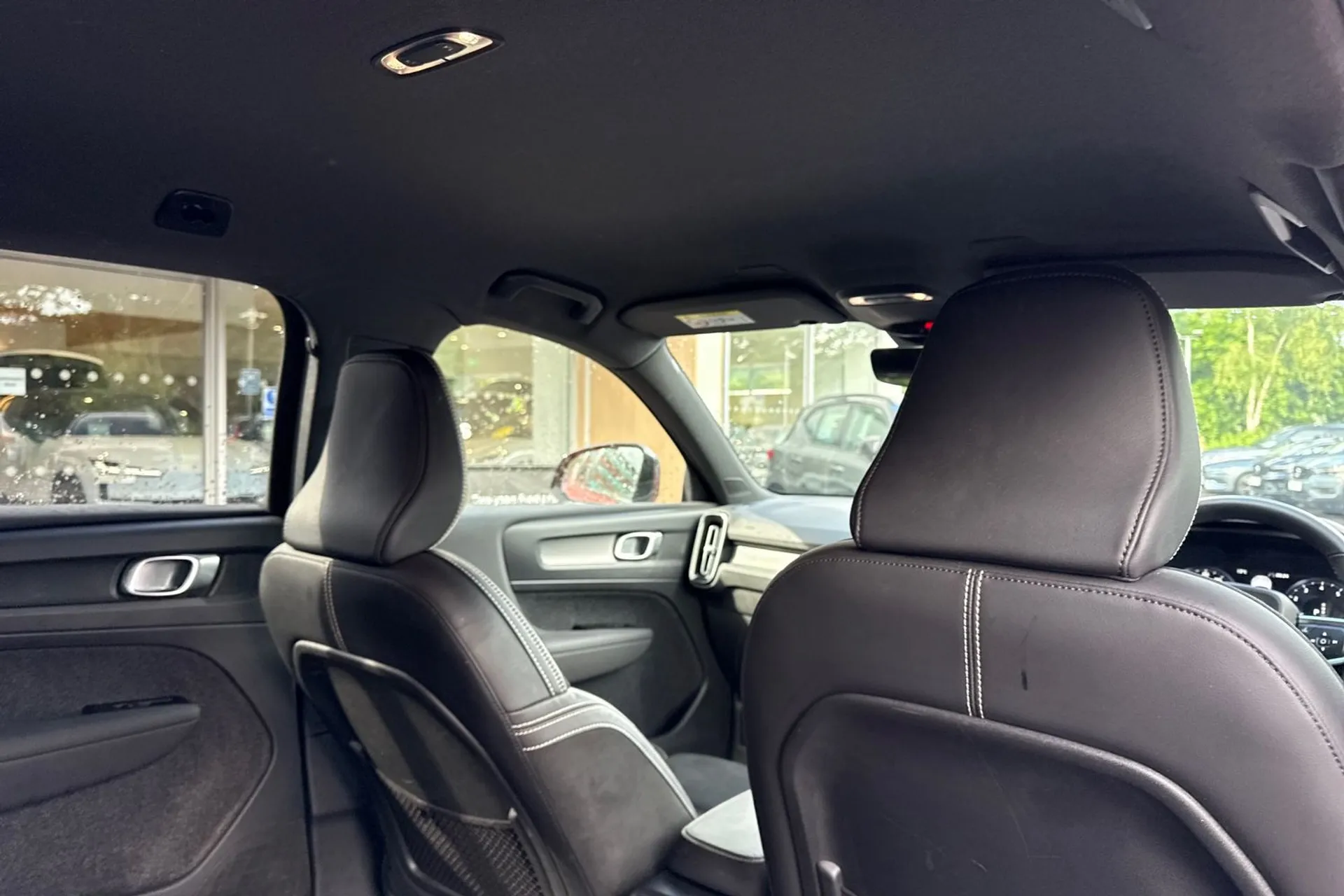 Volvo XC40 thumbnail image number 24