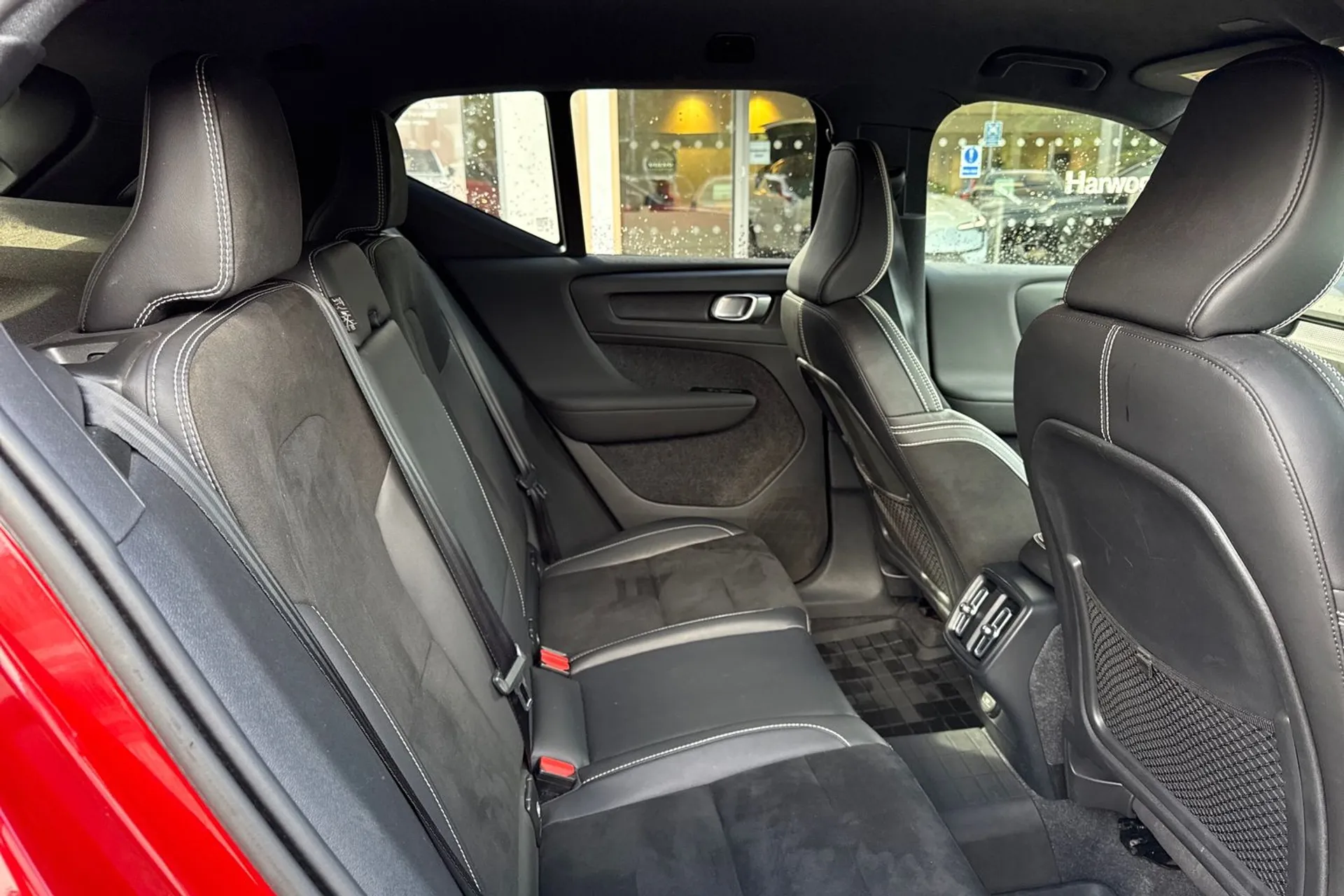 Volvo XC40 thumbnail image number 23