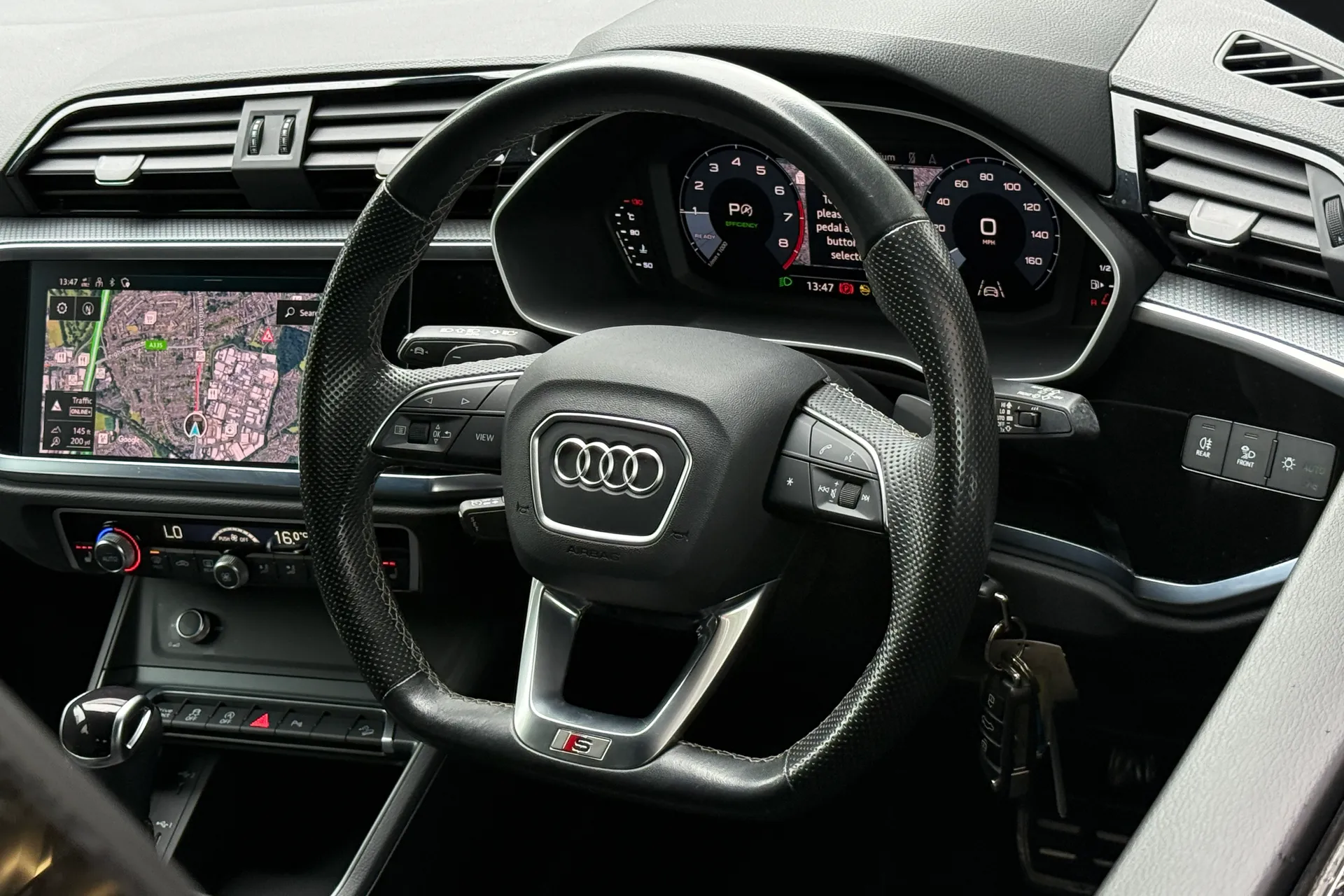 Audi Q3 thumbnail image number 32