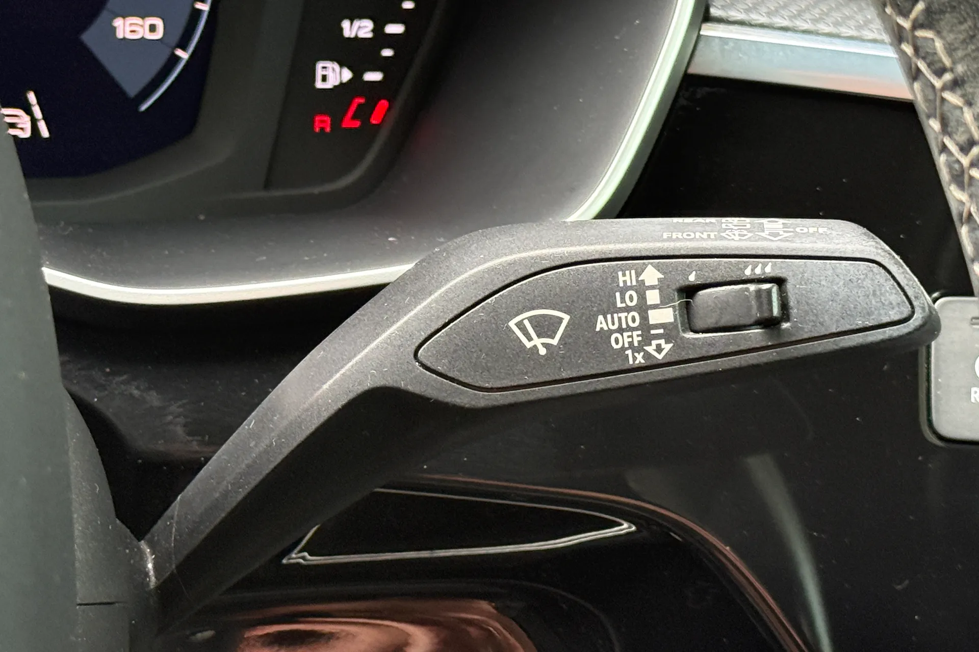 Audi Q3 thumbnail image number 19