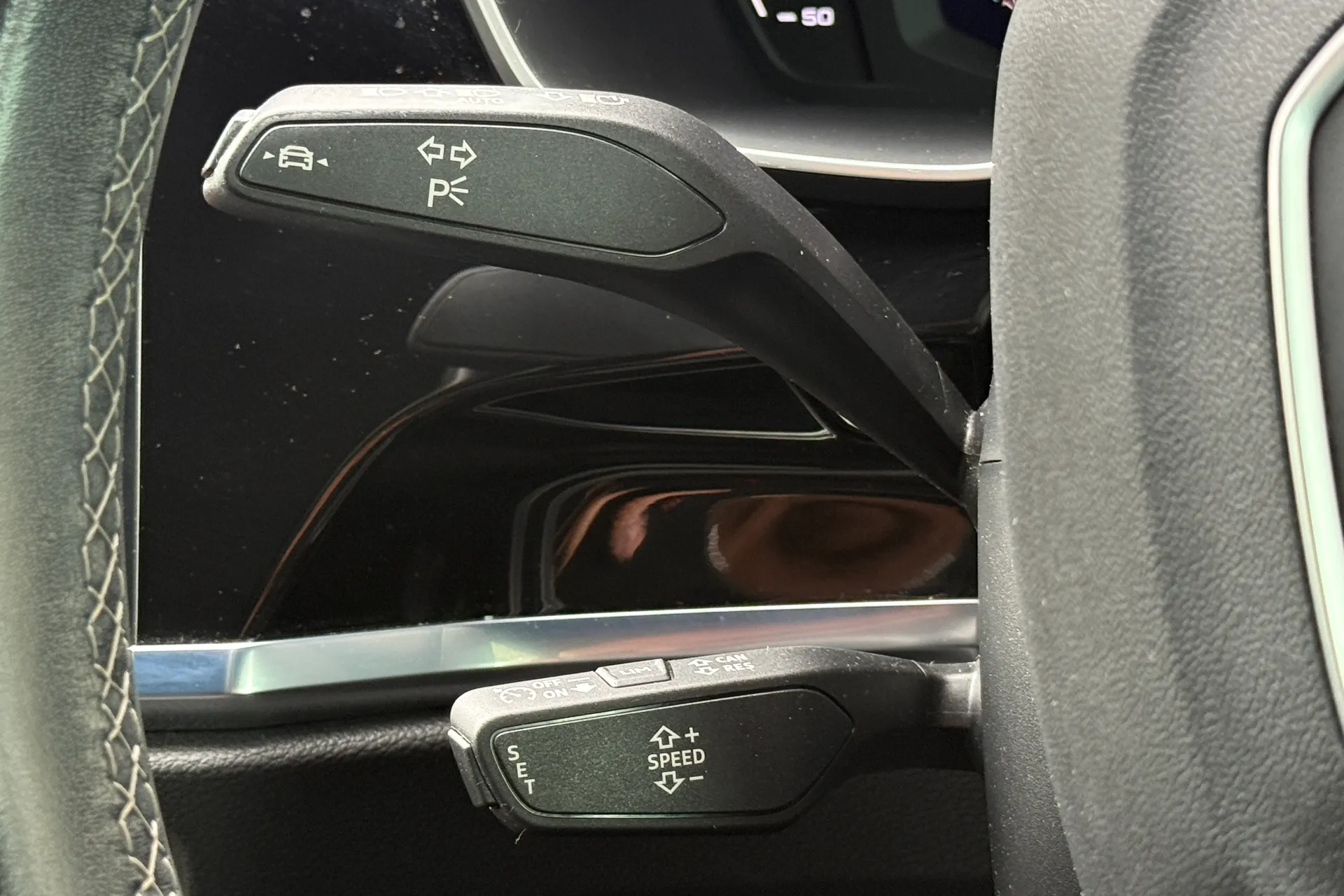 Audi Q3 thumbnail image number 20