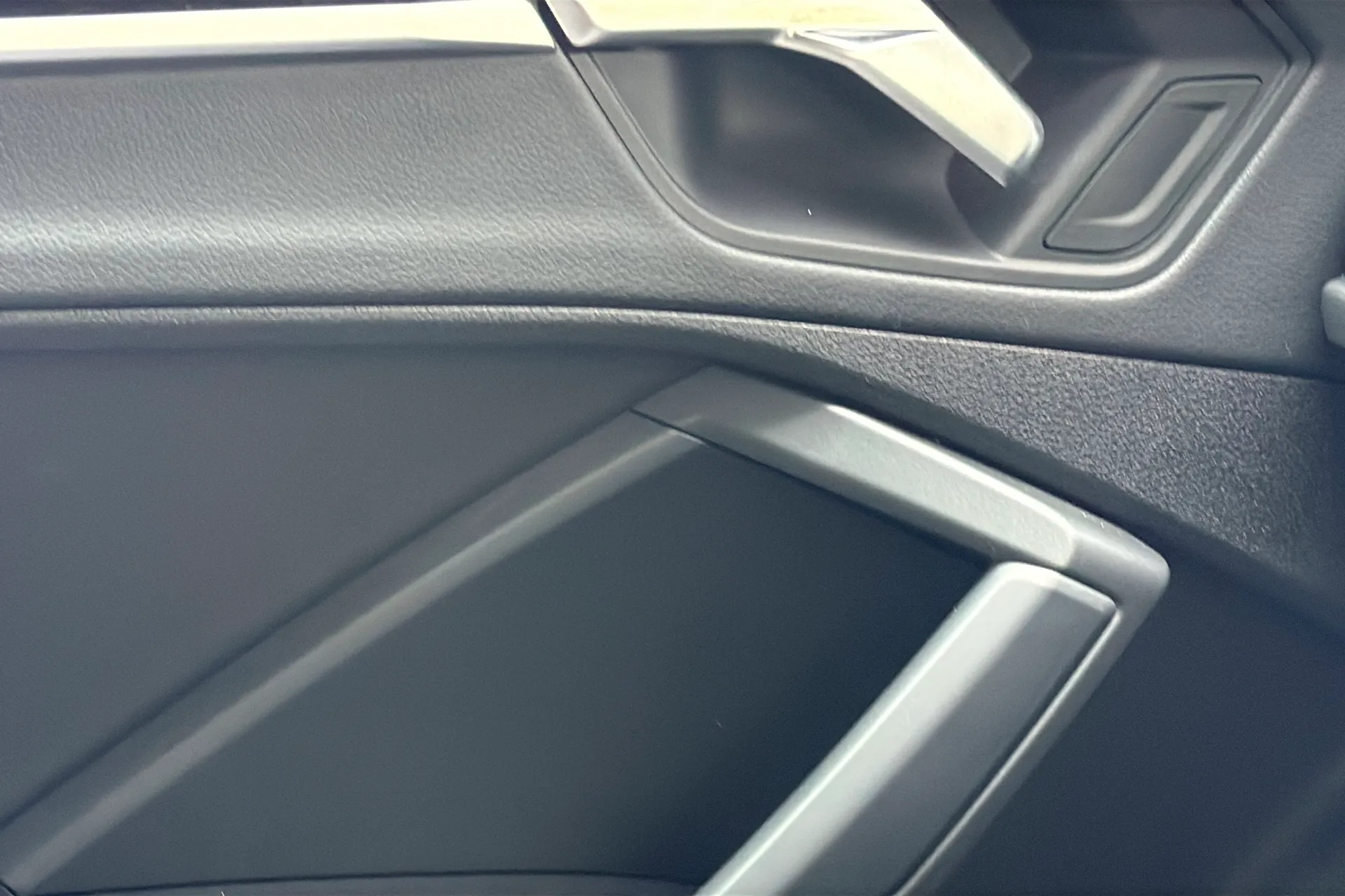 Audi Q3 thumbnail image number 27