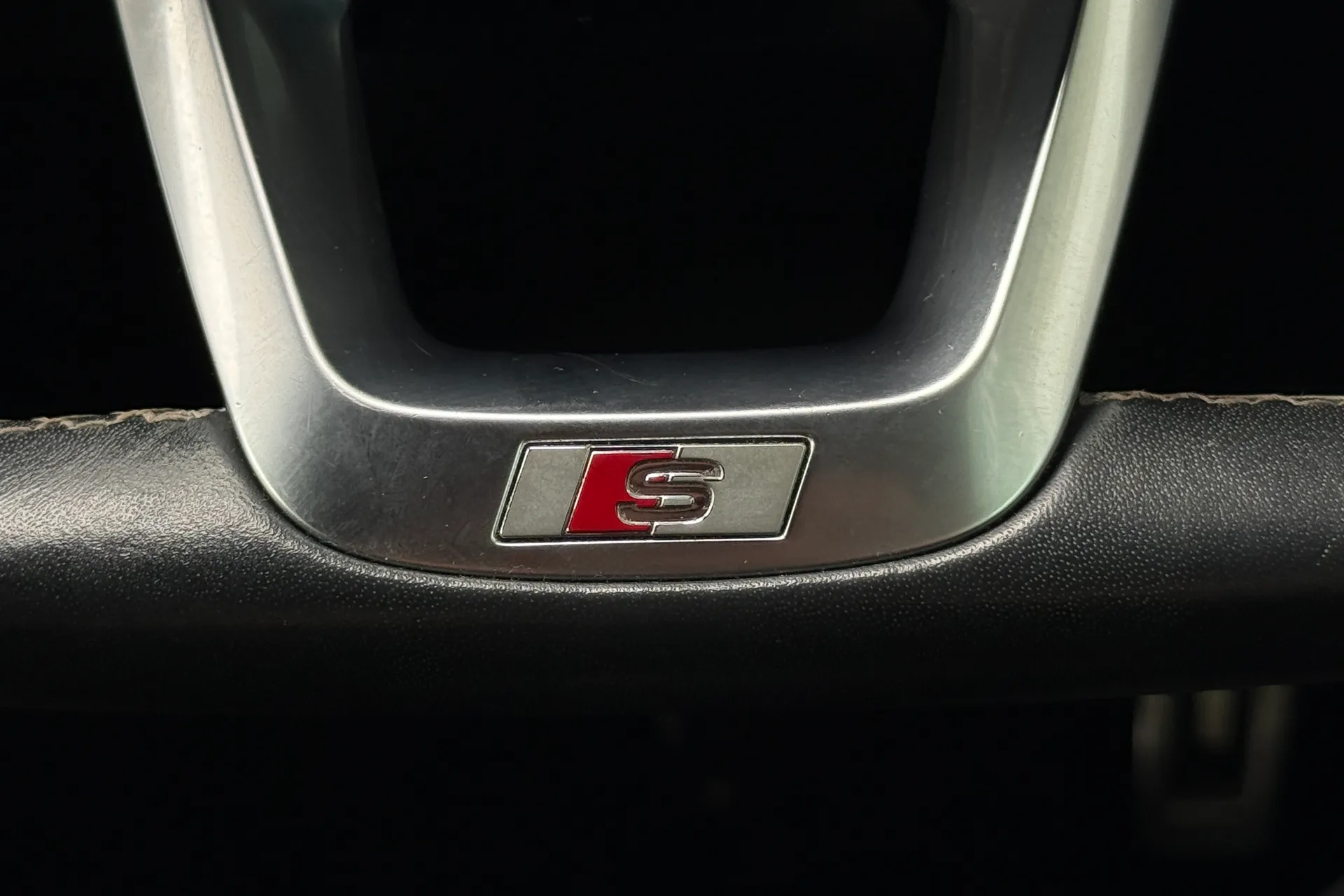 Audi Q3 thumbnail image number 21