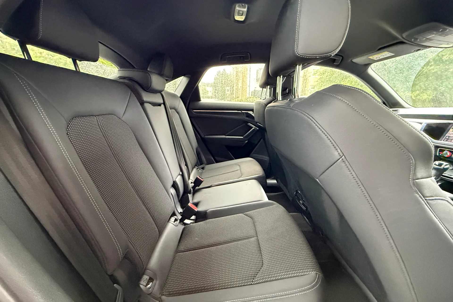 Audi Q3 thumbnail image number 38