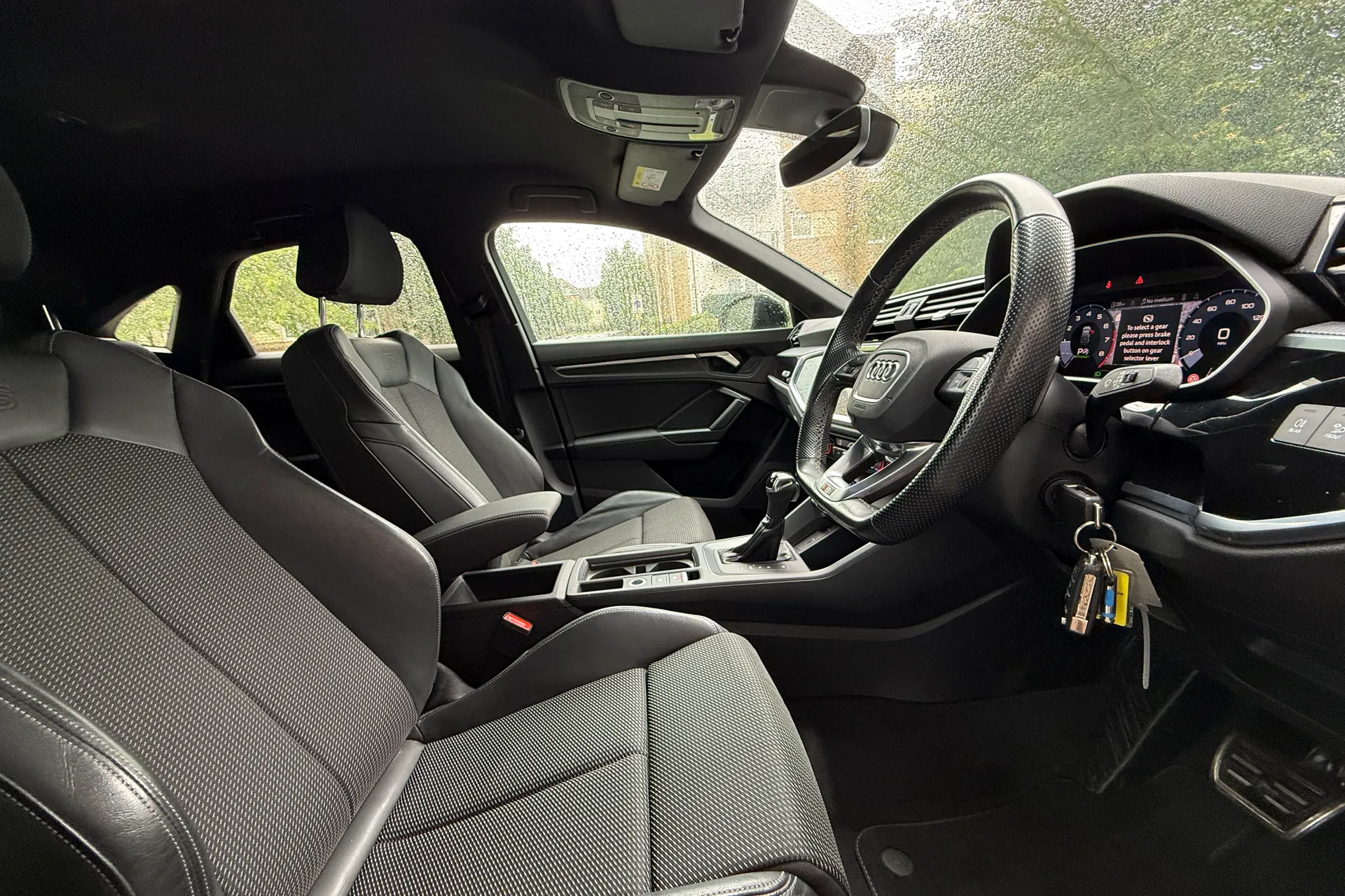 Audi Q3 thumbnail image number 31