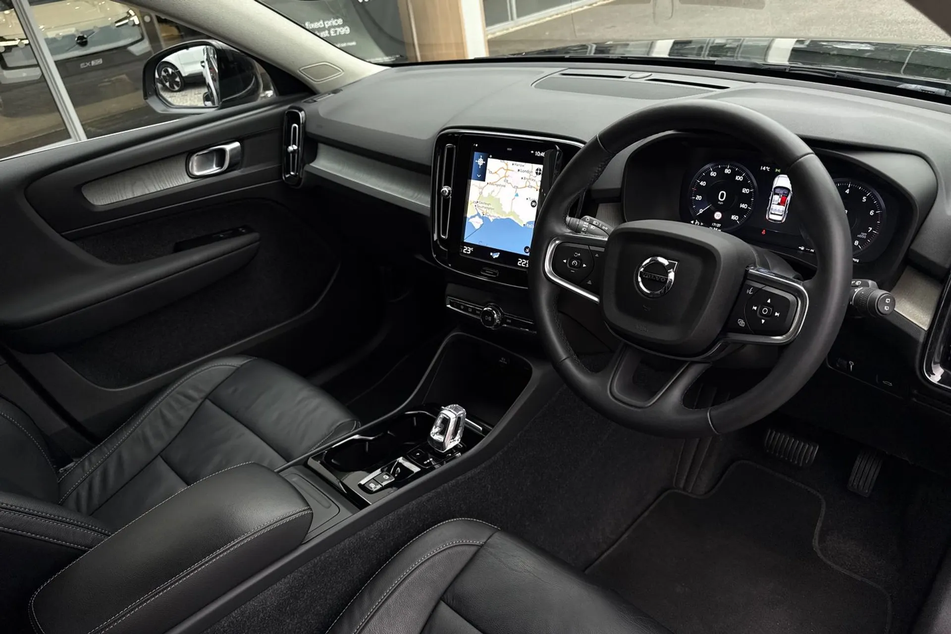 Volvo XC40 thumbnail image number 5