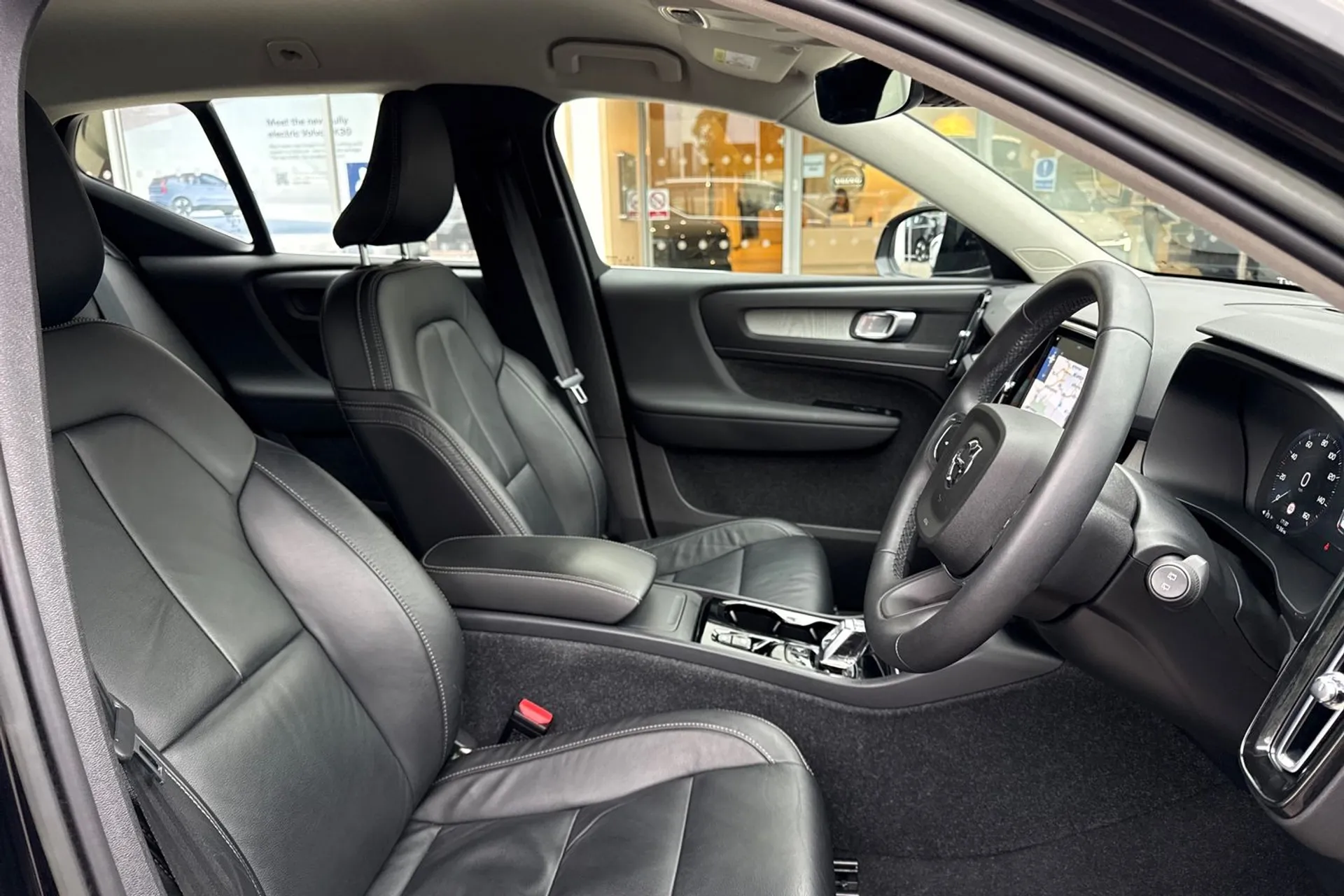 Volvo XC40 thumbnail image number 25