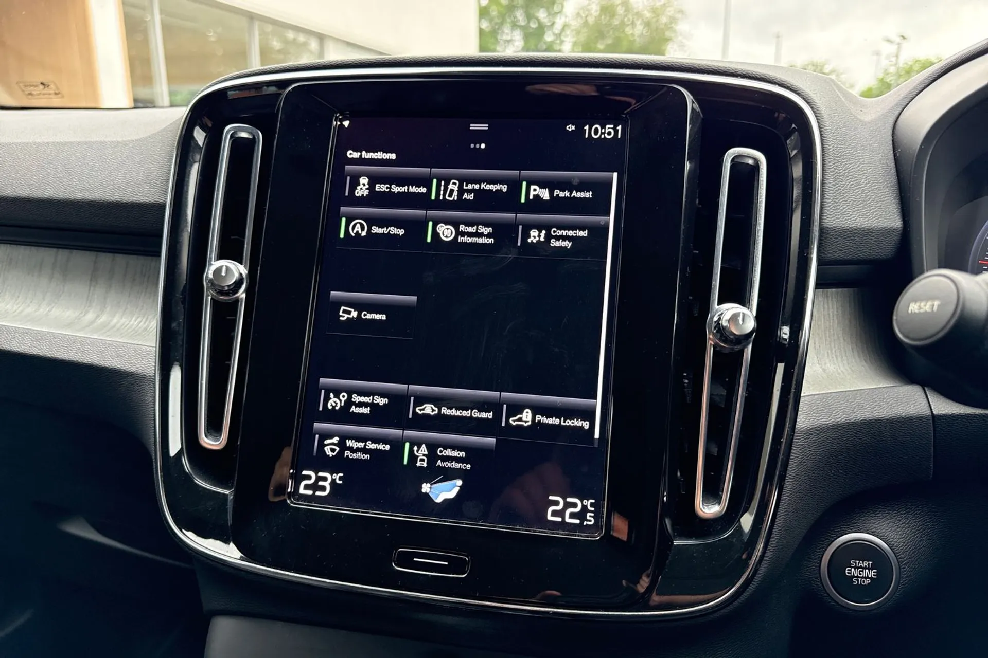 Volvo XC40 thumbnail image number 40