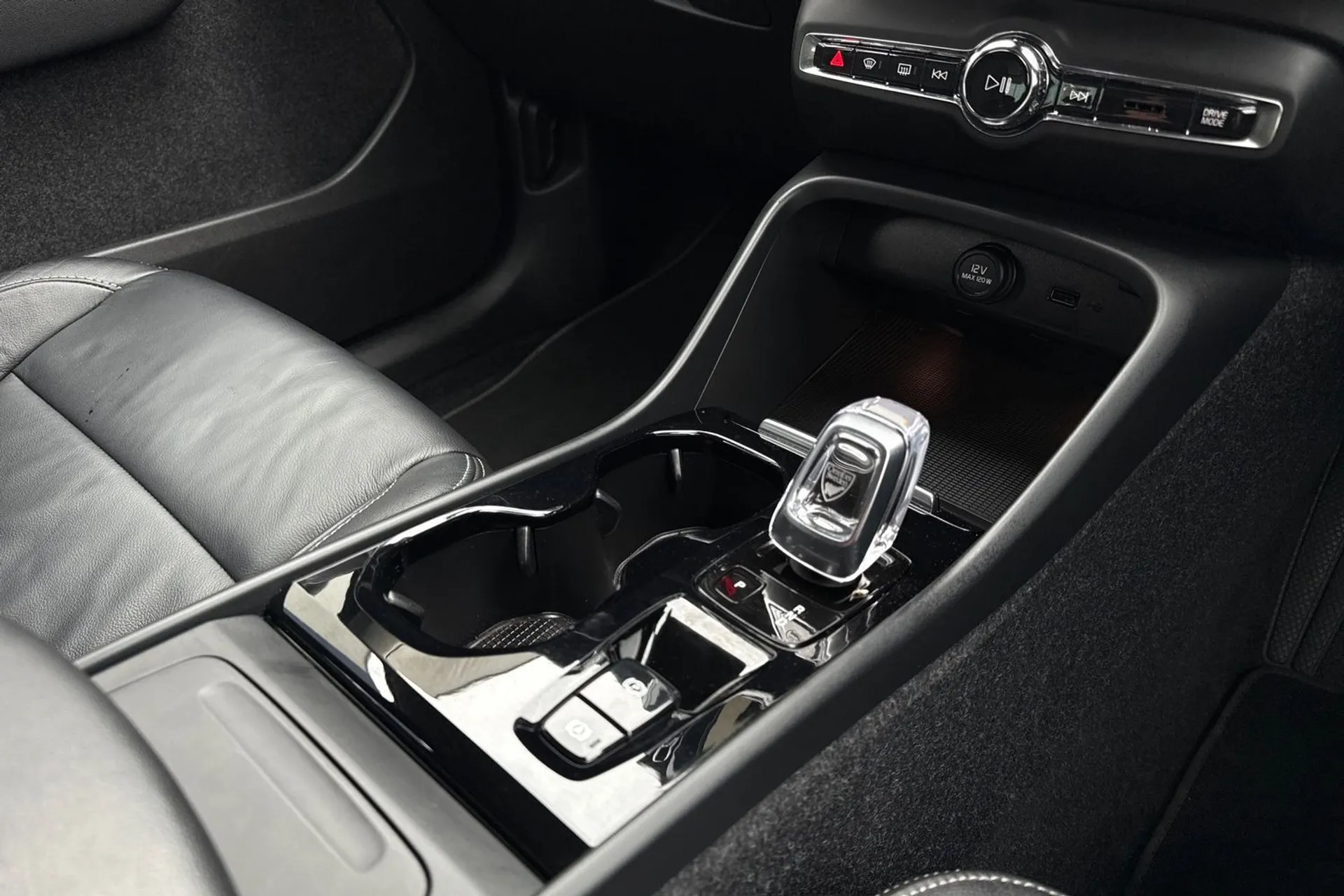Volvo XC40 thumbnail image number 42