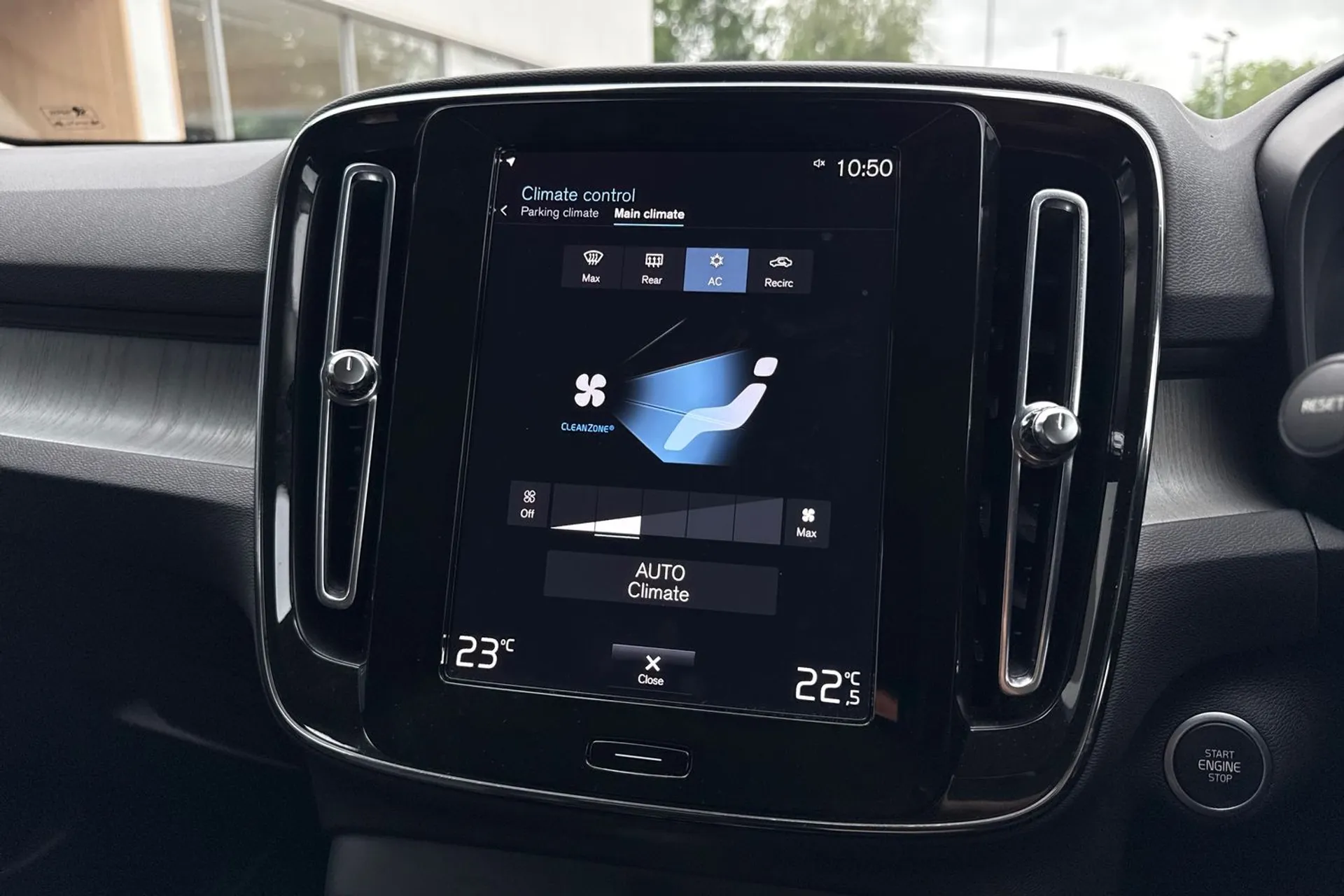Volvo XC40 thumbnail image number 38