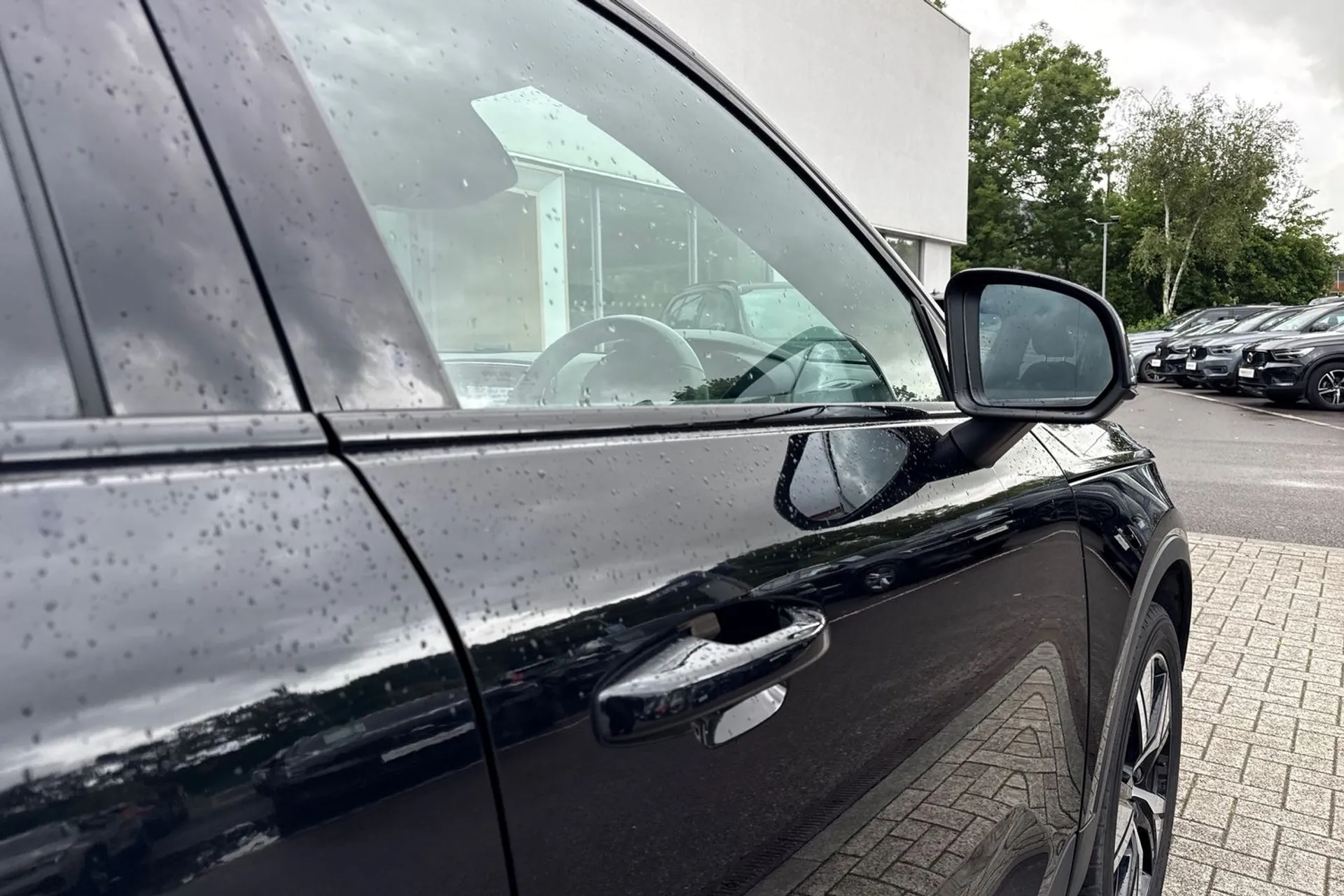 Volvo XC40 thumbnail image number 16