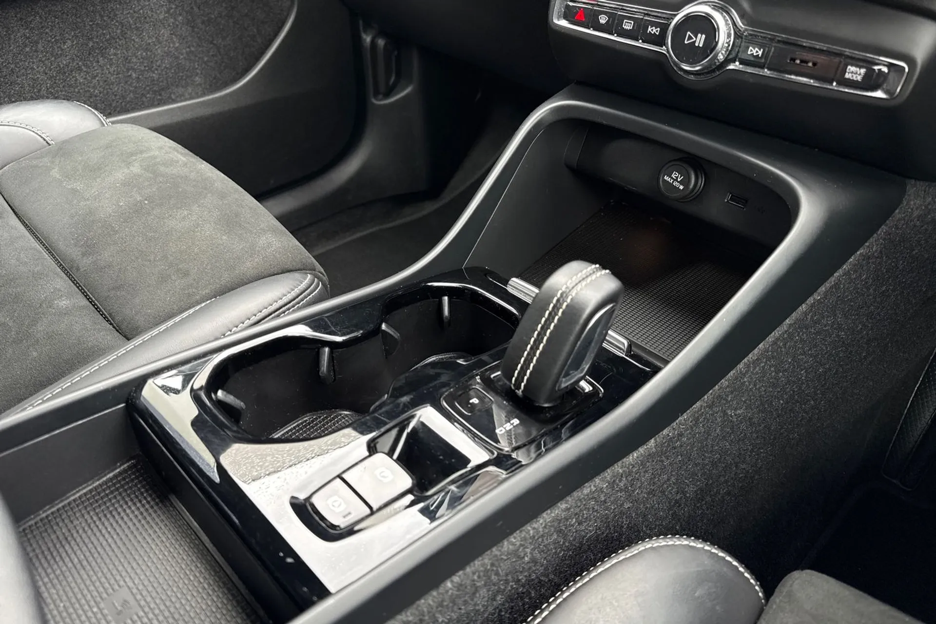 Volvo XC40 thumbnail image number 42