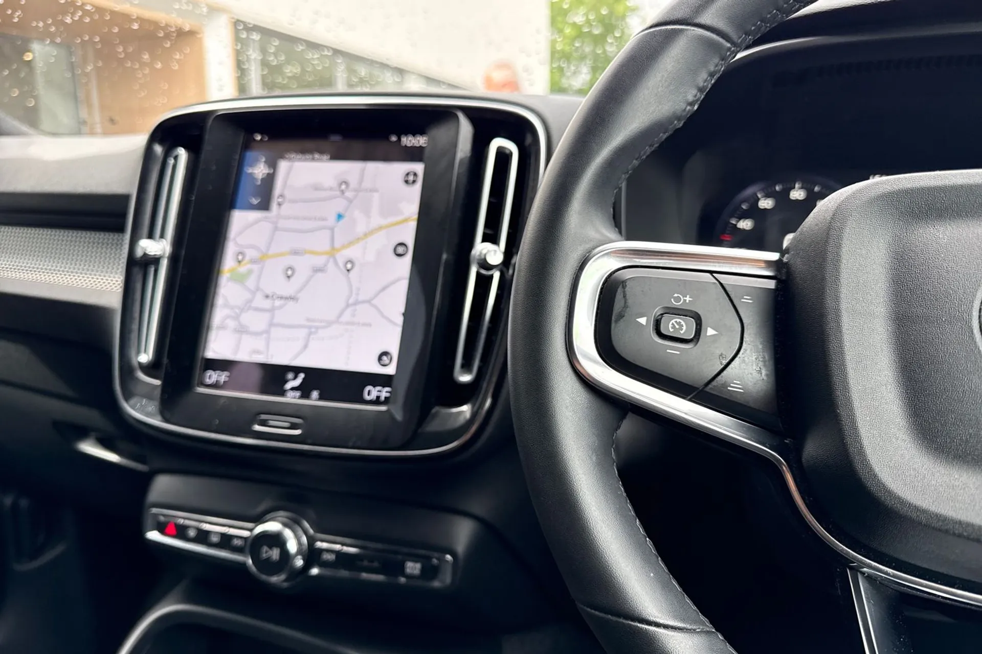 Volvo XC40 thumbnail image number 36