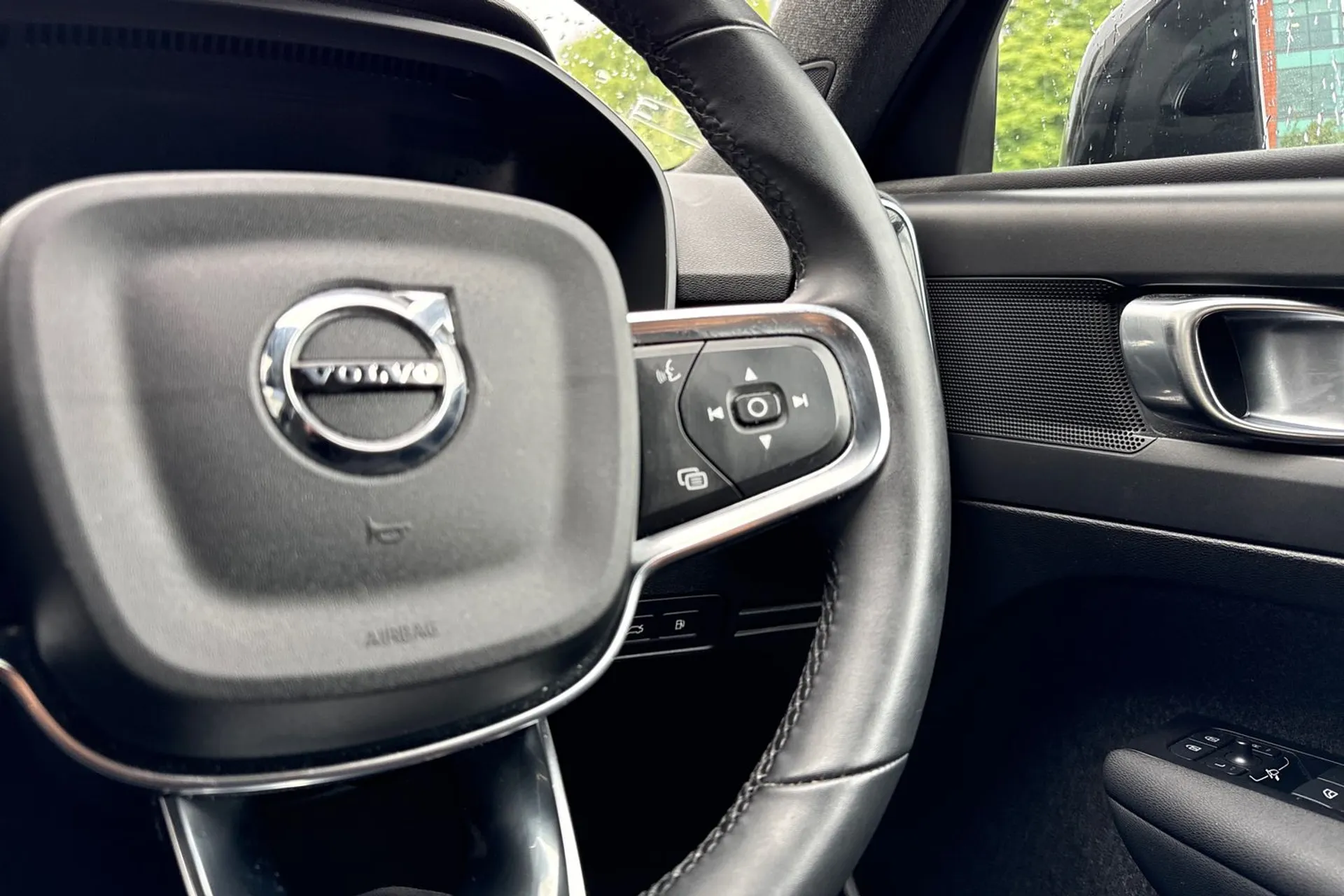 Volvo XC40 thumbnail image number 37