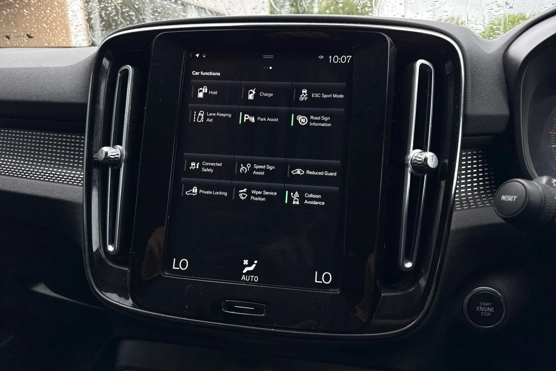 Volvo XC40 thumbnail image number 40