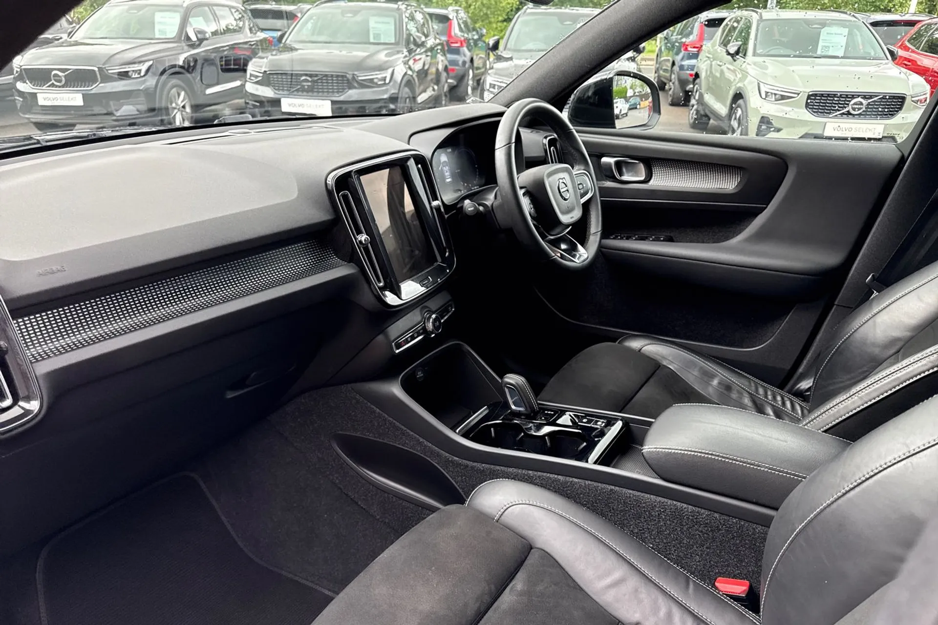 Volvo XC40 thumbnail image number 27
